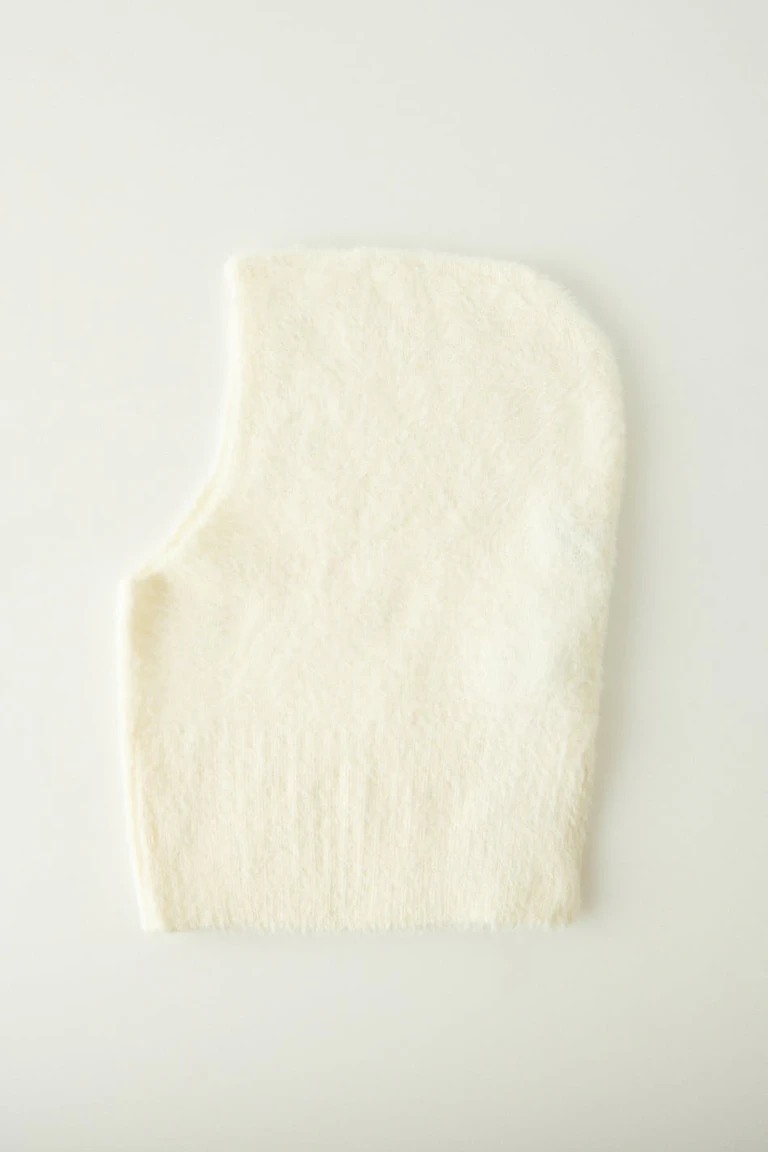 182721000