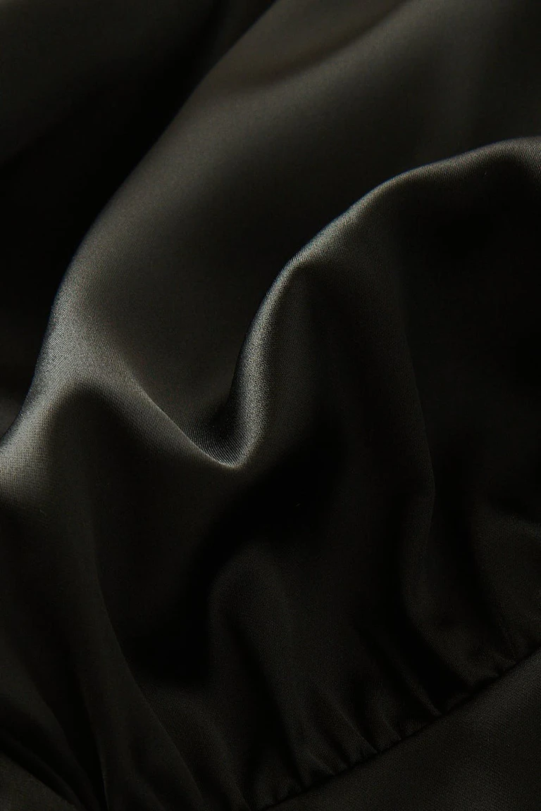 185569000
