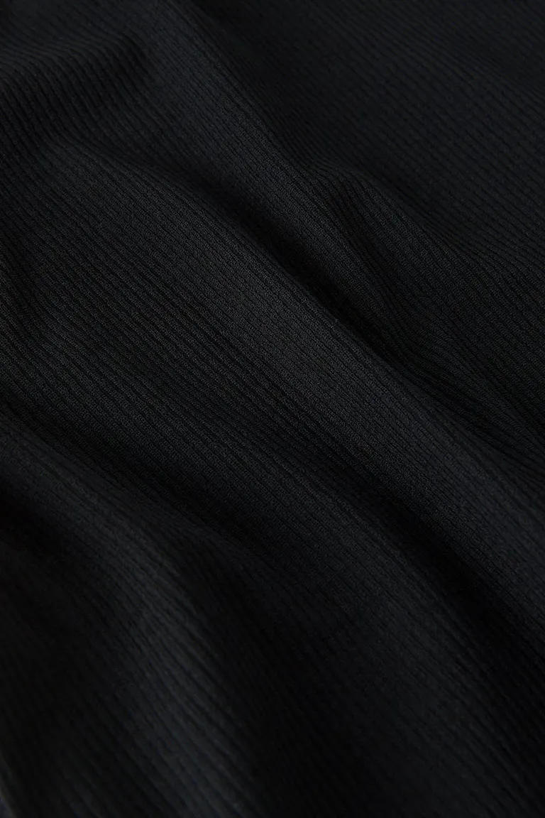187269000