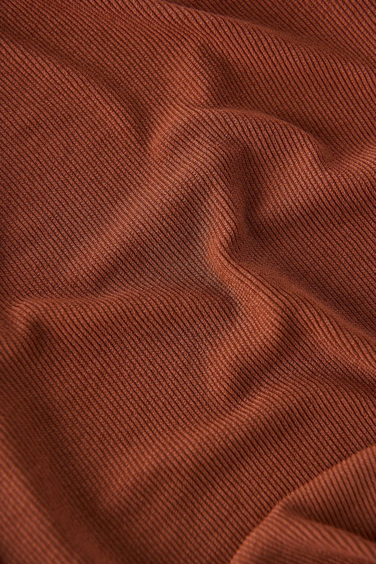 189257121