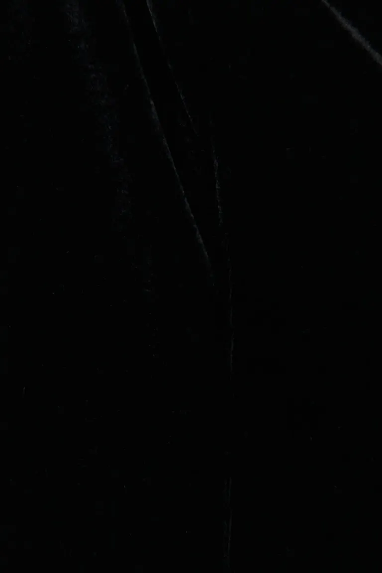 193299000