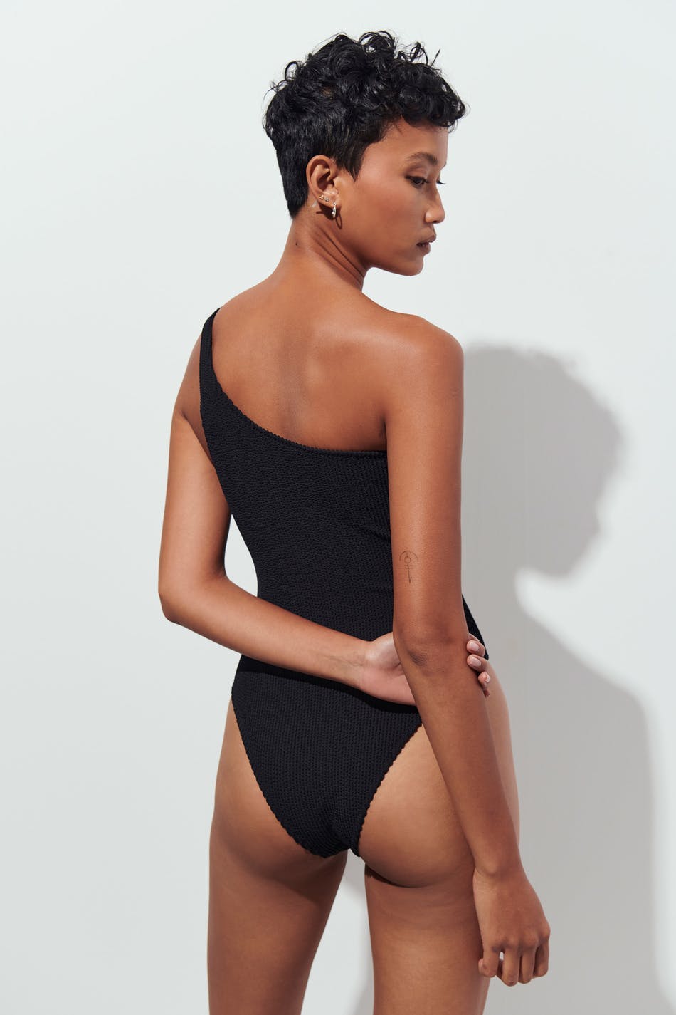 One shoulder swimsuit - Black - Women - Gina Tricot