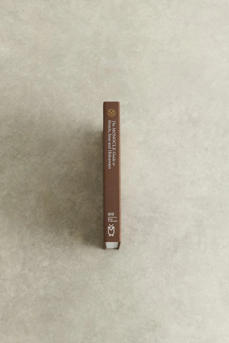 198607000