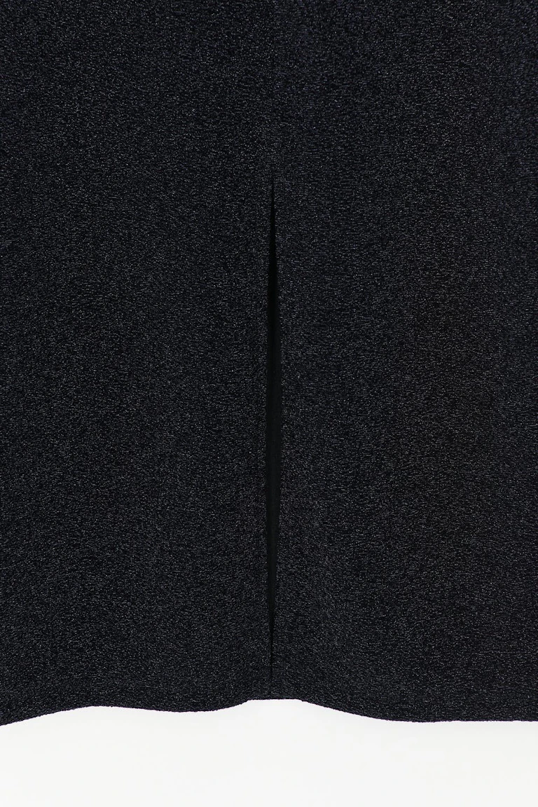 198929000