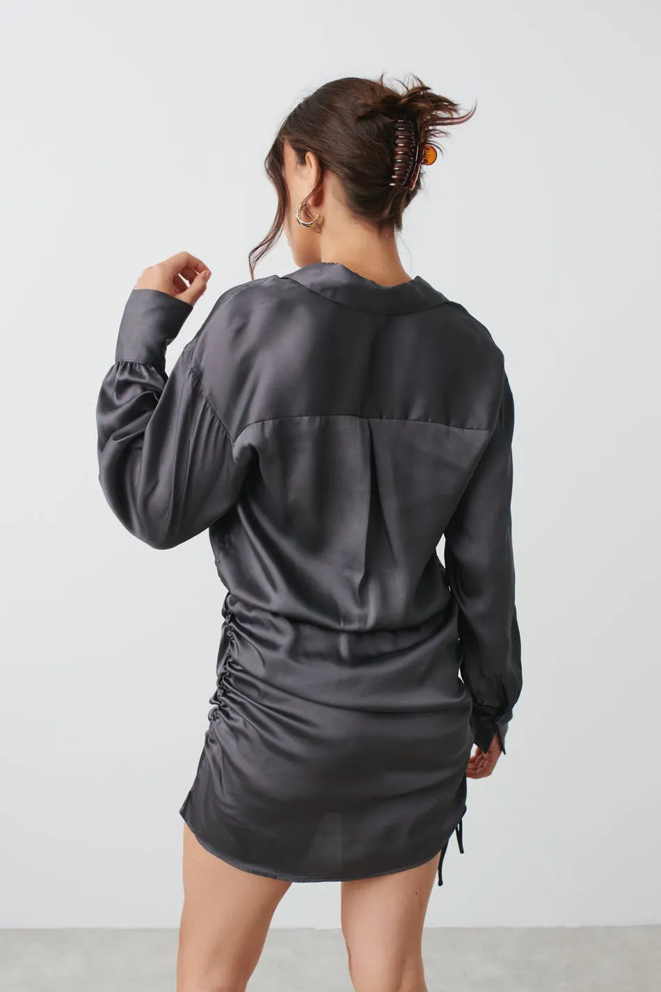 Satin shirt dress - Grey - Women - Gina Tricot