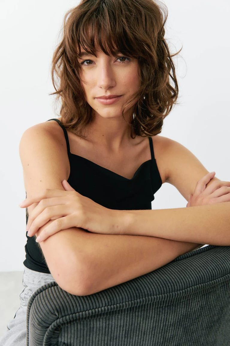 216259000