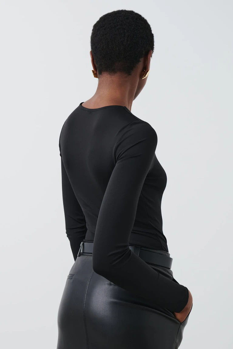 218129000