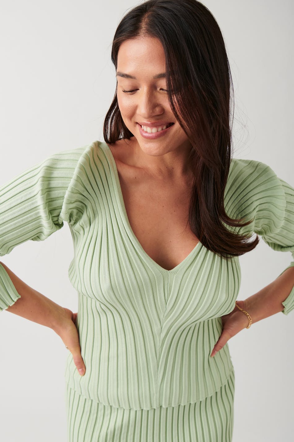 【海外限定】GinaBacconi ドレス☆Green Carole Flowing V-Neck Buy Gina Bacconi Green Carole Flowing V-Neck Dress from Next USA
