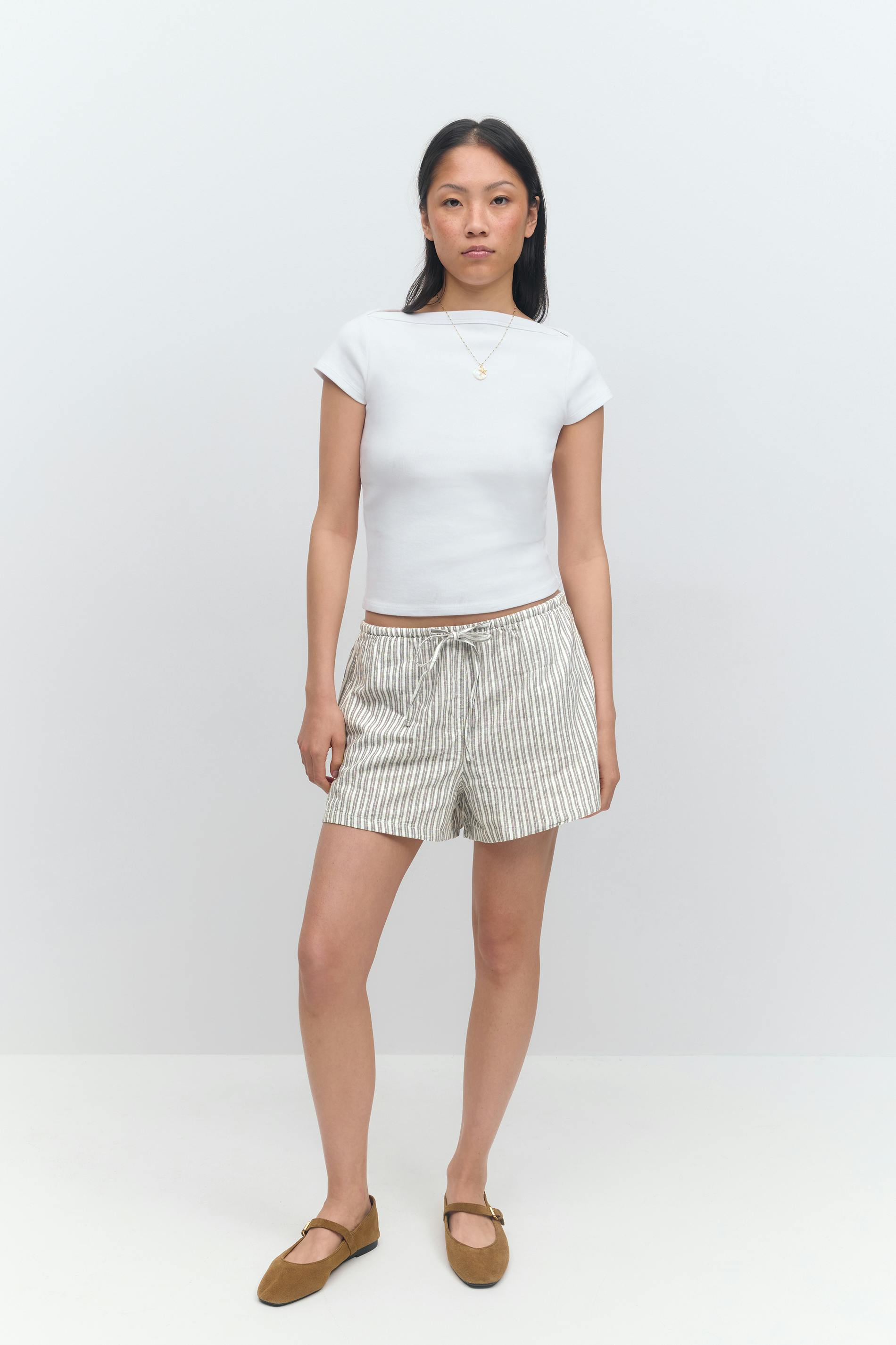 Läs mer om Gina Tricot - Relaxed linen blend shorts - linneshorts - Grå - S - Dam