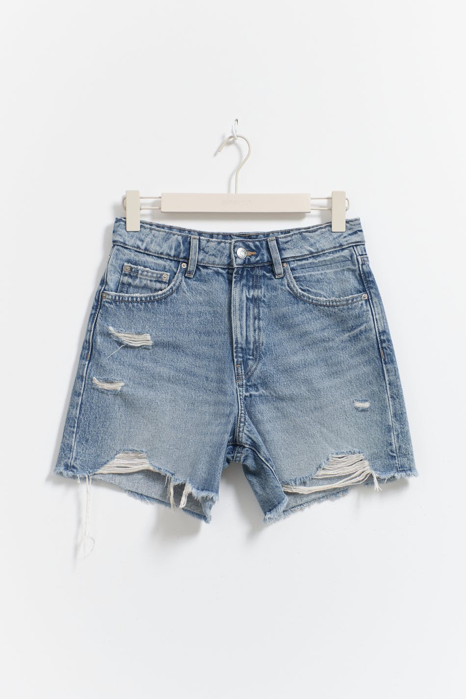 distressed high denim shorts - Blue - Women - Gina Tricot