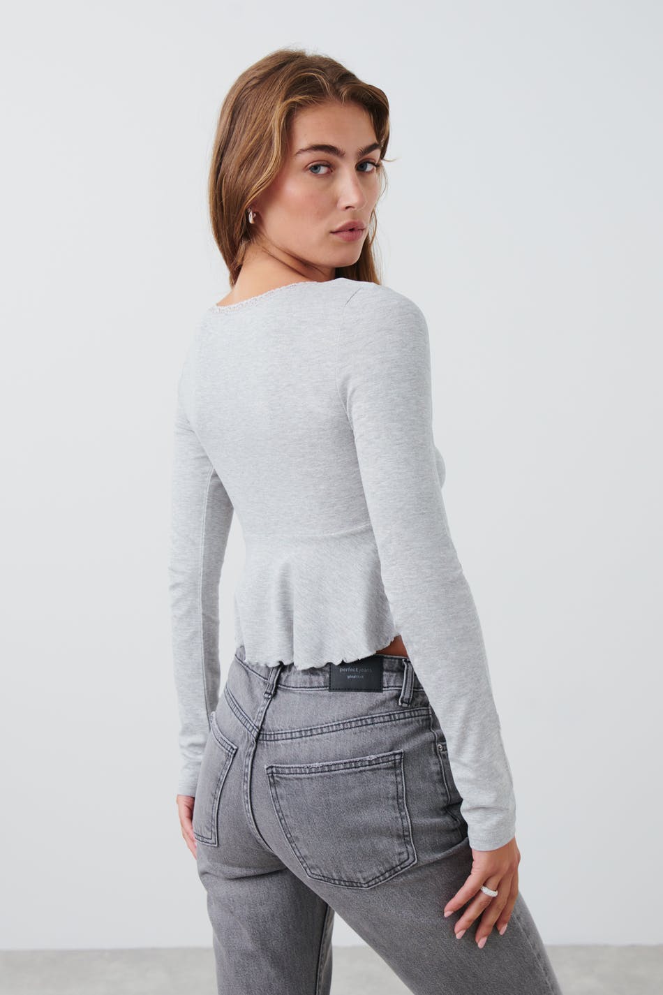 UND PIN TUCK LACE LIKE KNIT TOPチャコールグレー UND PIN TUCK LACE LIKE KNIT TOP