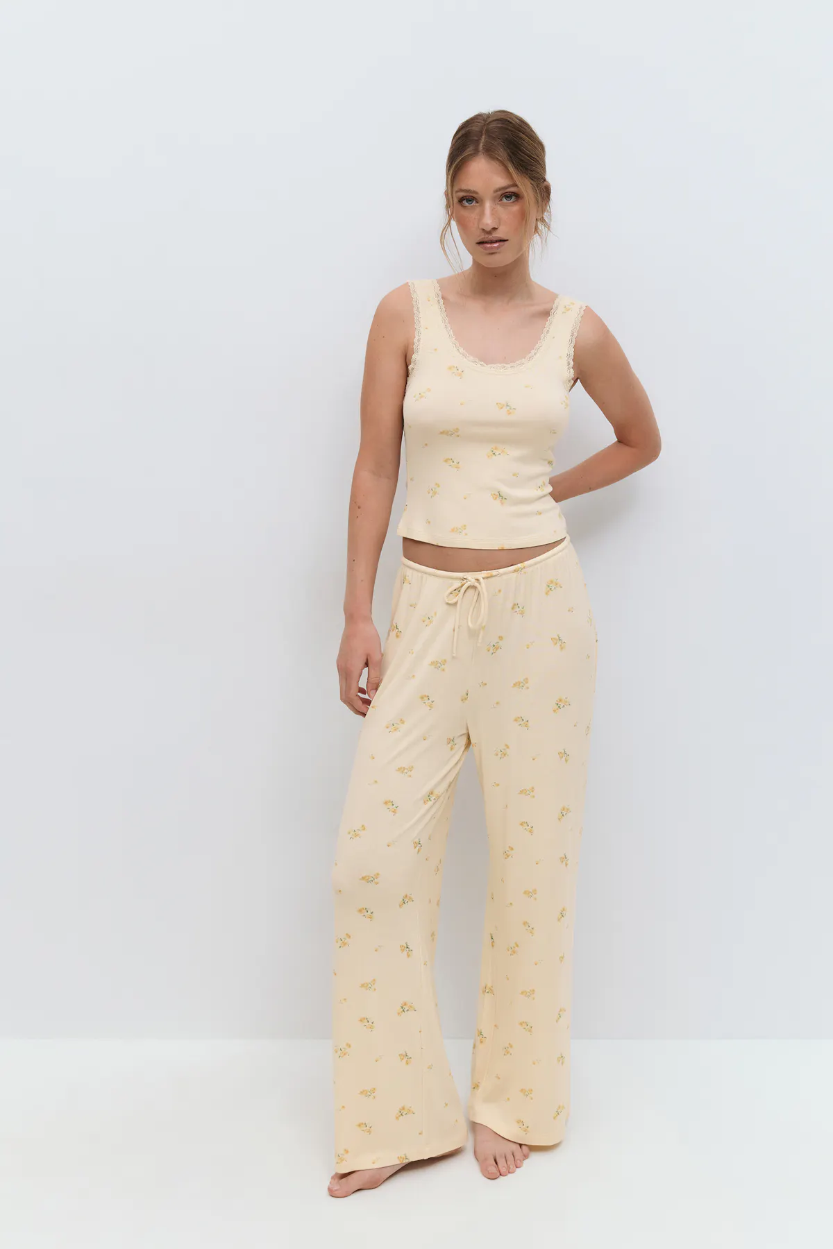 Gina Tricot - drawstring wide trousers - Bukser - Gul - XL - Dame
