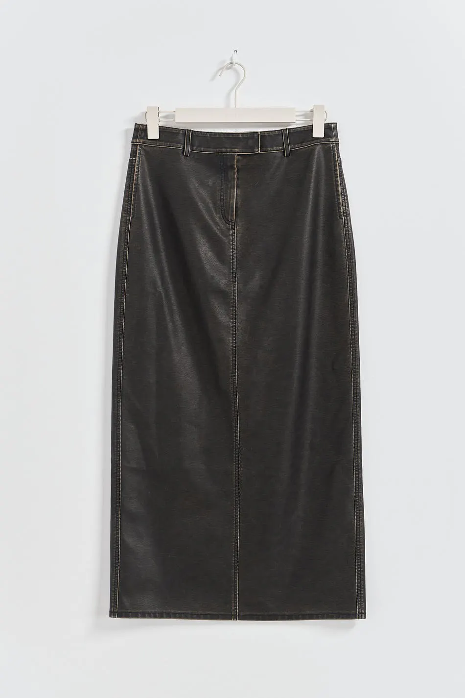 Washed maxi pu skirt — kjol med fickor från Gina Tricot