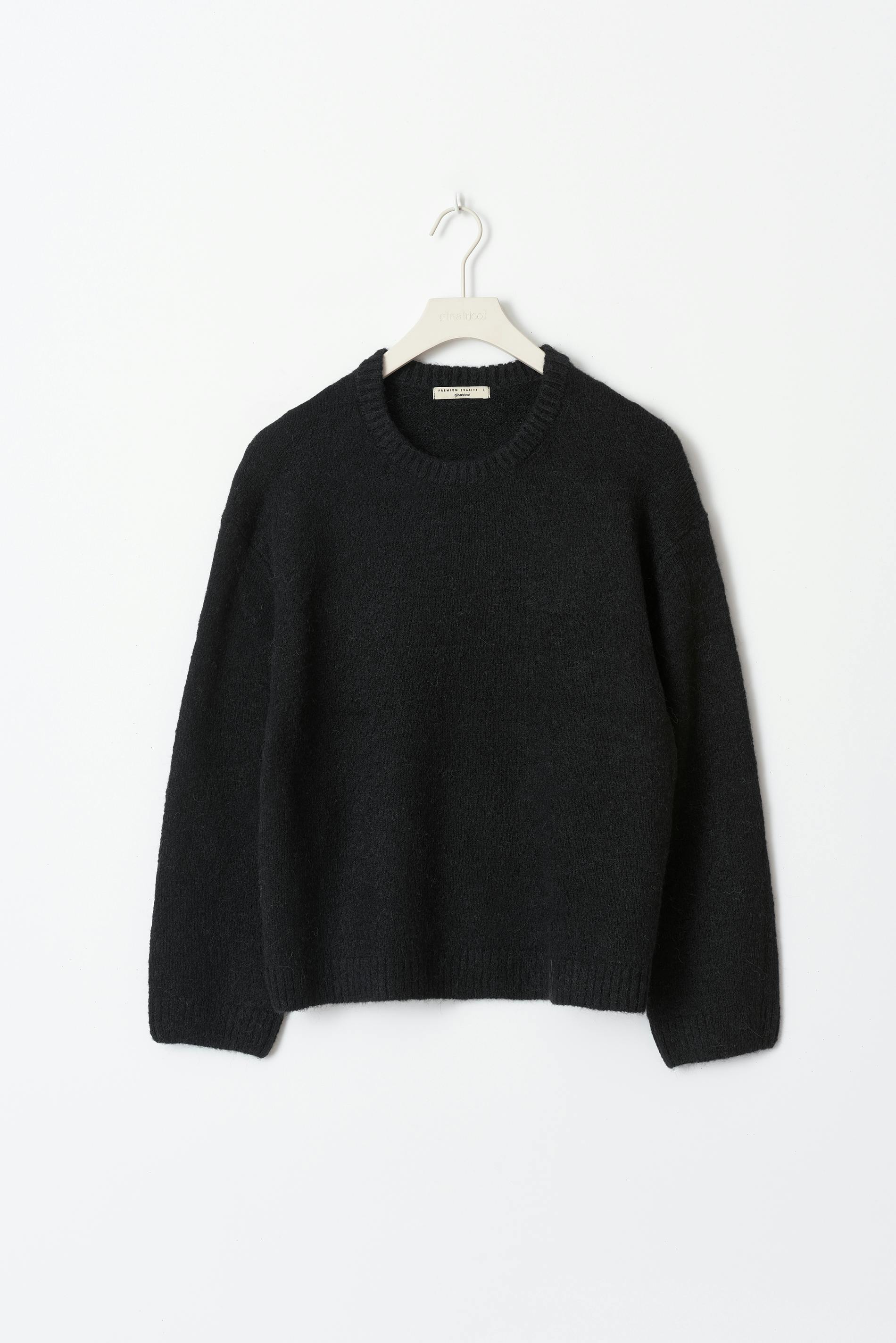 Crew neck knitted sweater
