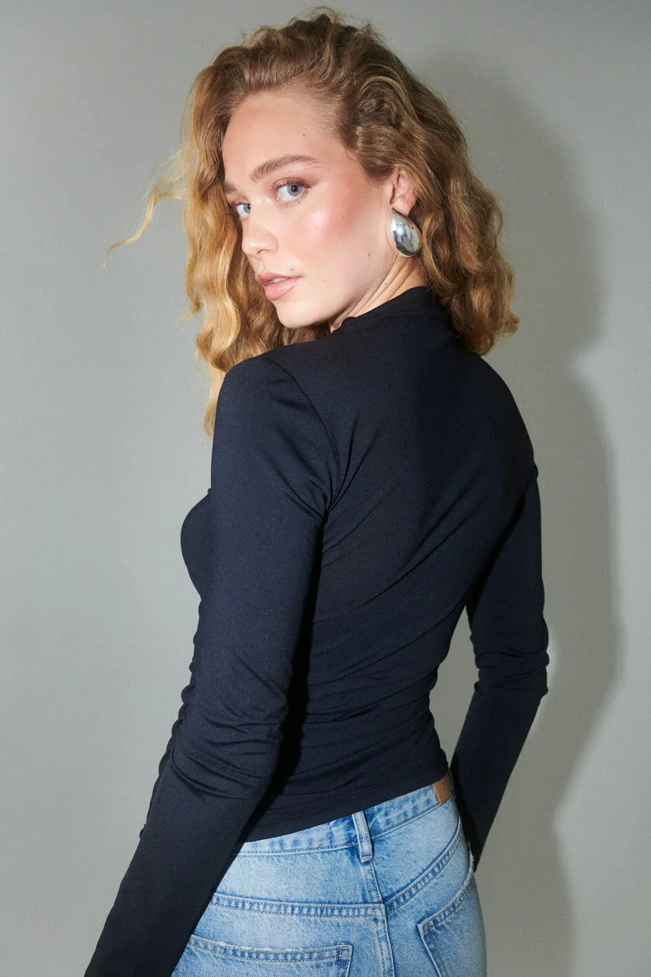 Micro long sleeve top - Black - Women - Gina Tricot