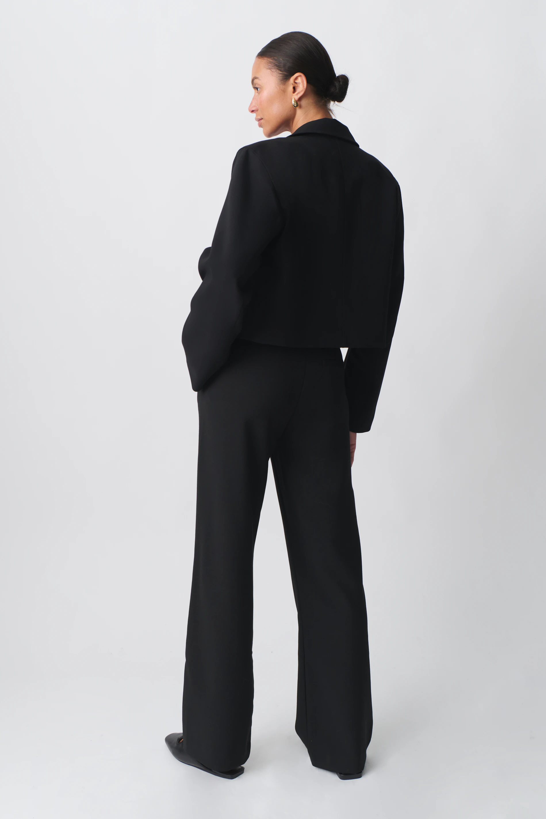 Gina Tricot Straight regular trousers byxor dam – bild 3
