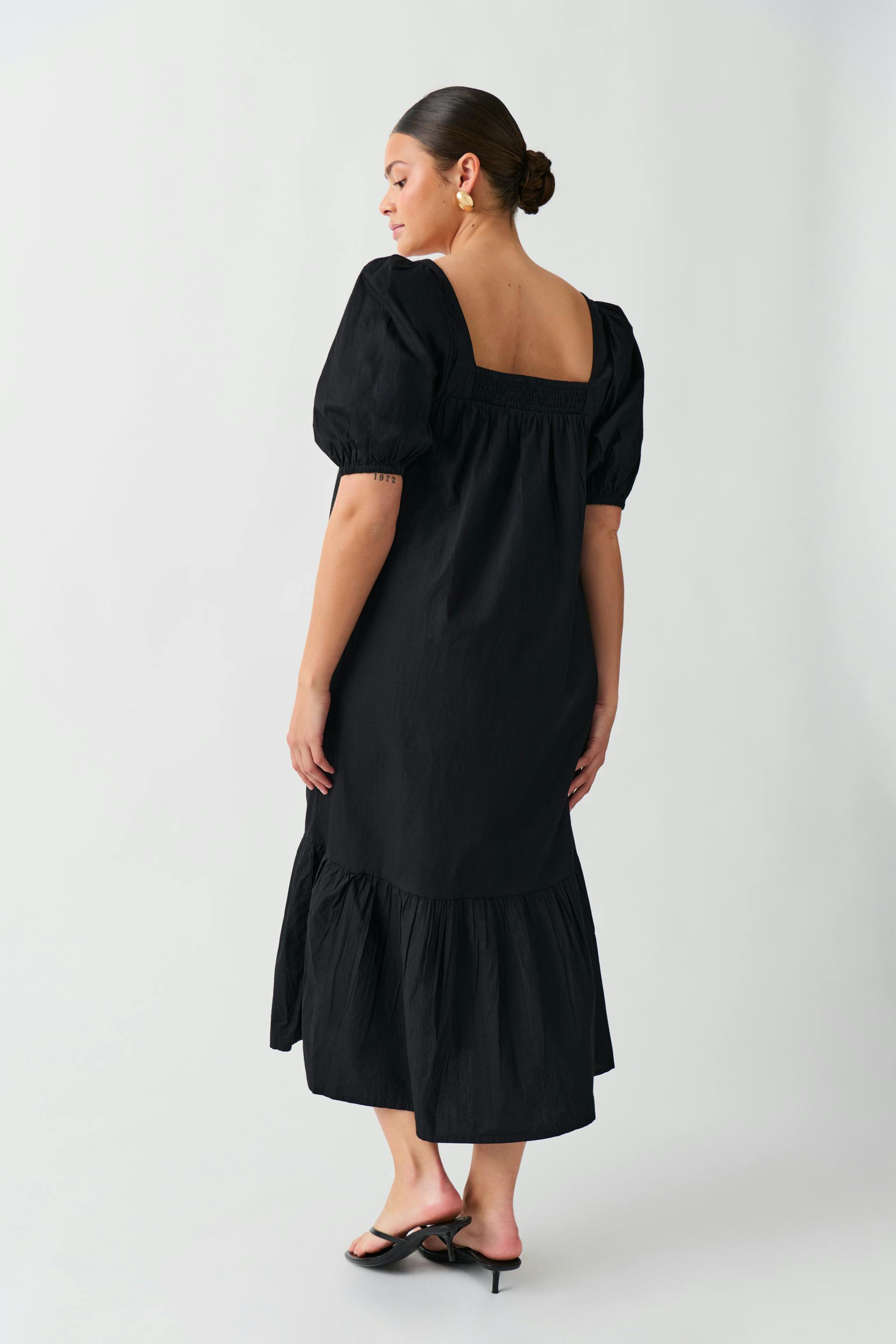 Puff sleeve midi dress - Black - Women - Gina Tricot