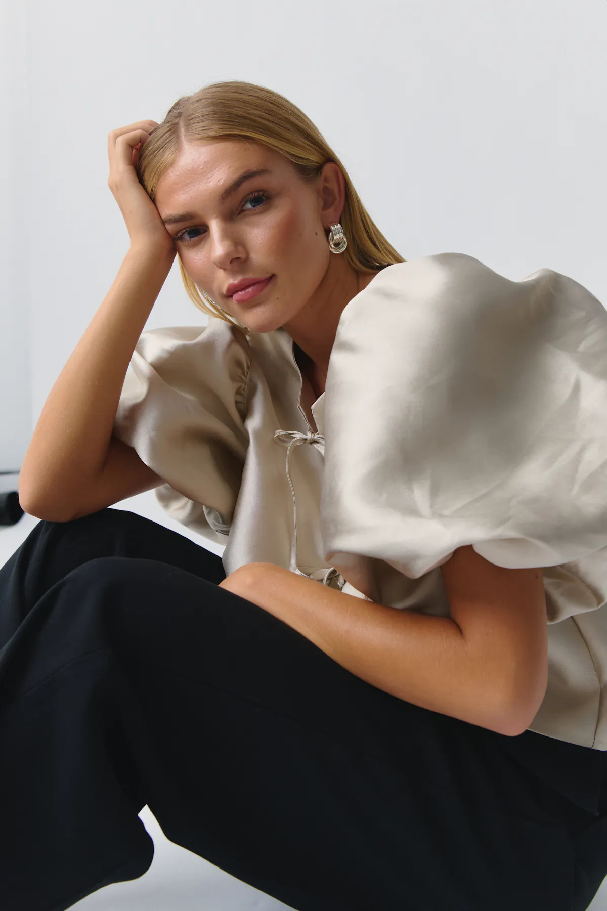 Puff sleeve blouse - Beige - Women - Gina Tricot