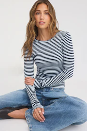 Tight fit long sleeve top