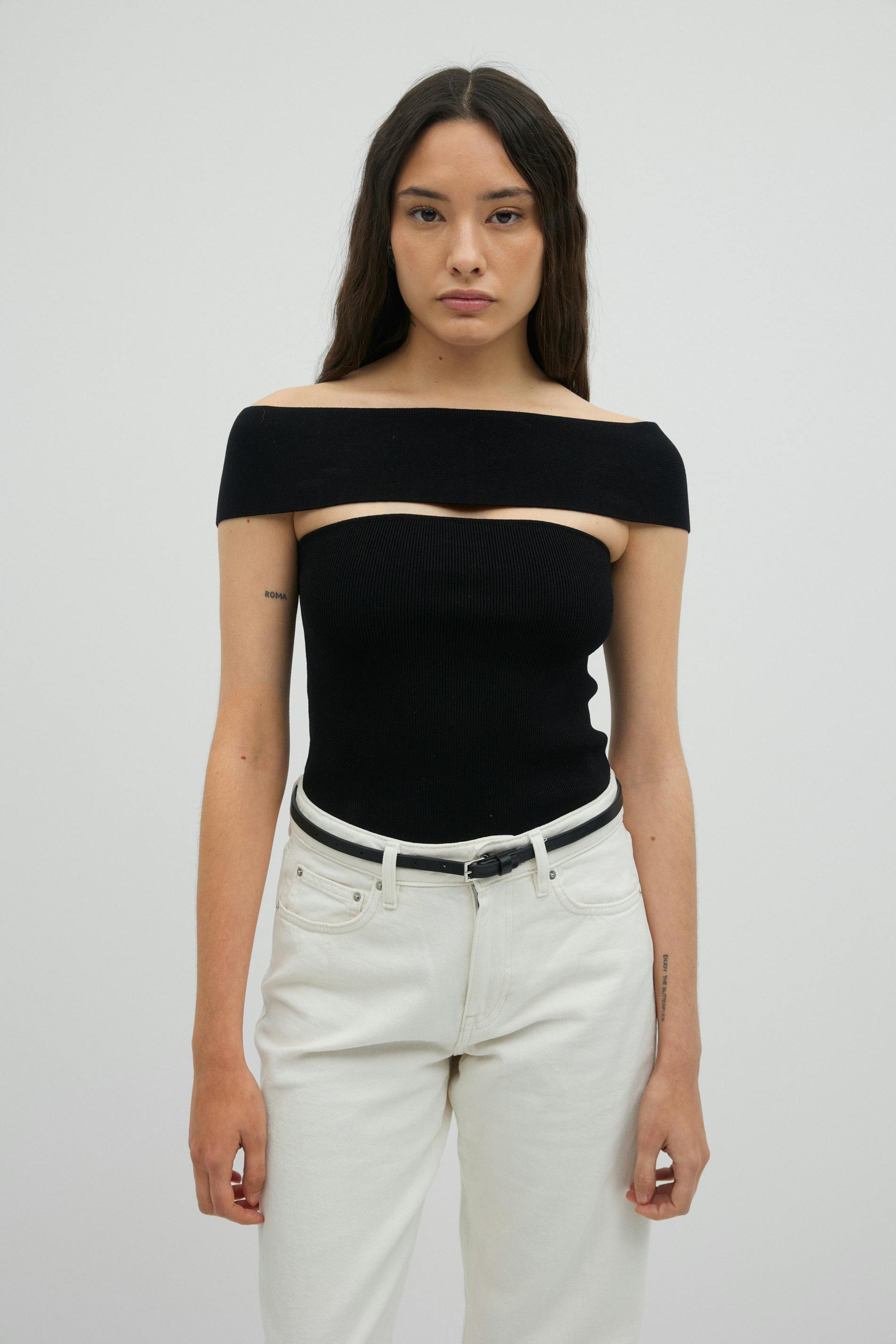 Läs mer om Off shoulder knit top