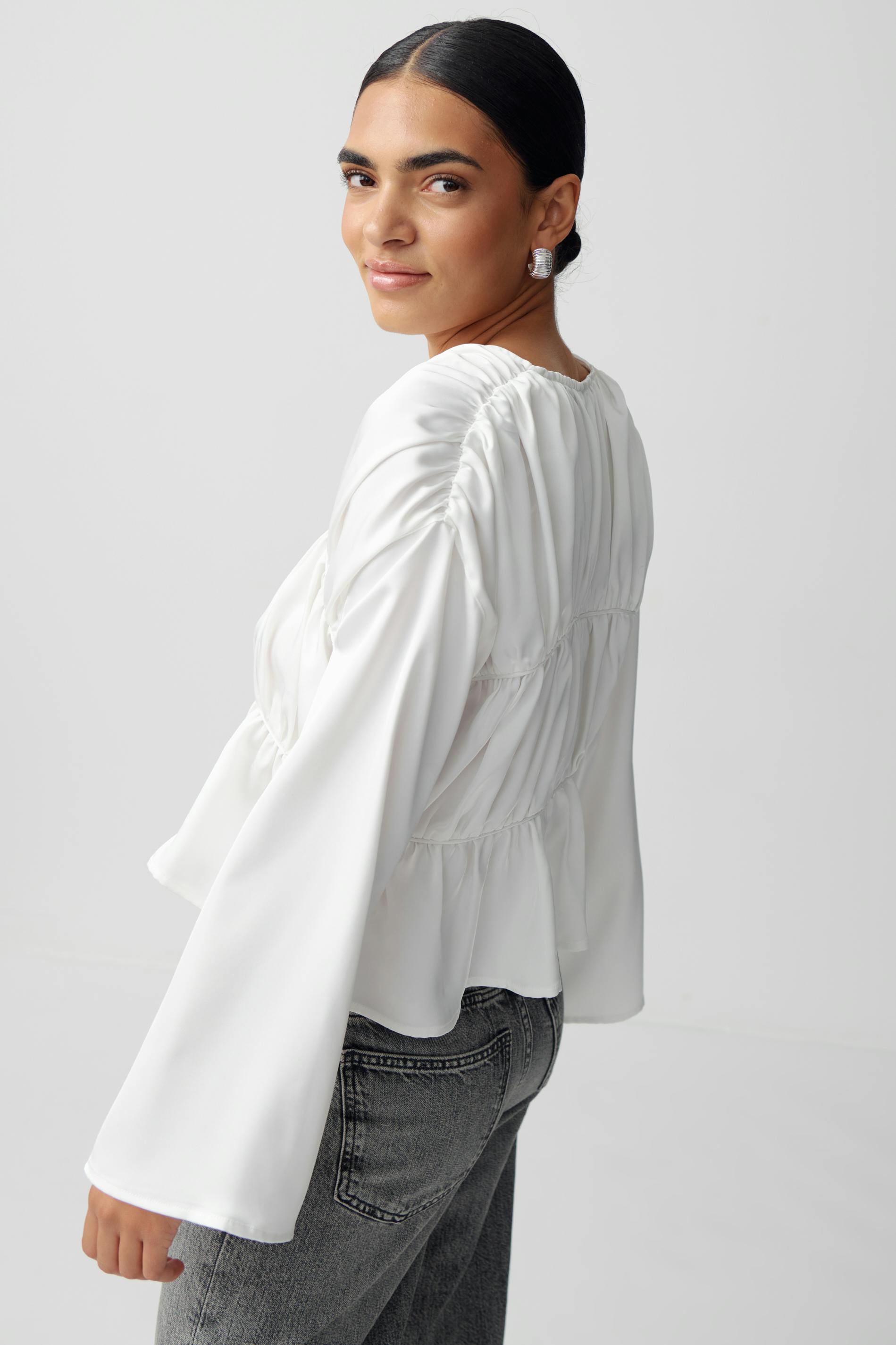 【Acka.】puffy gather blouse white Gathered tie blouse - White - Women - Gina Tricot