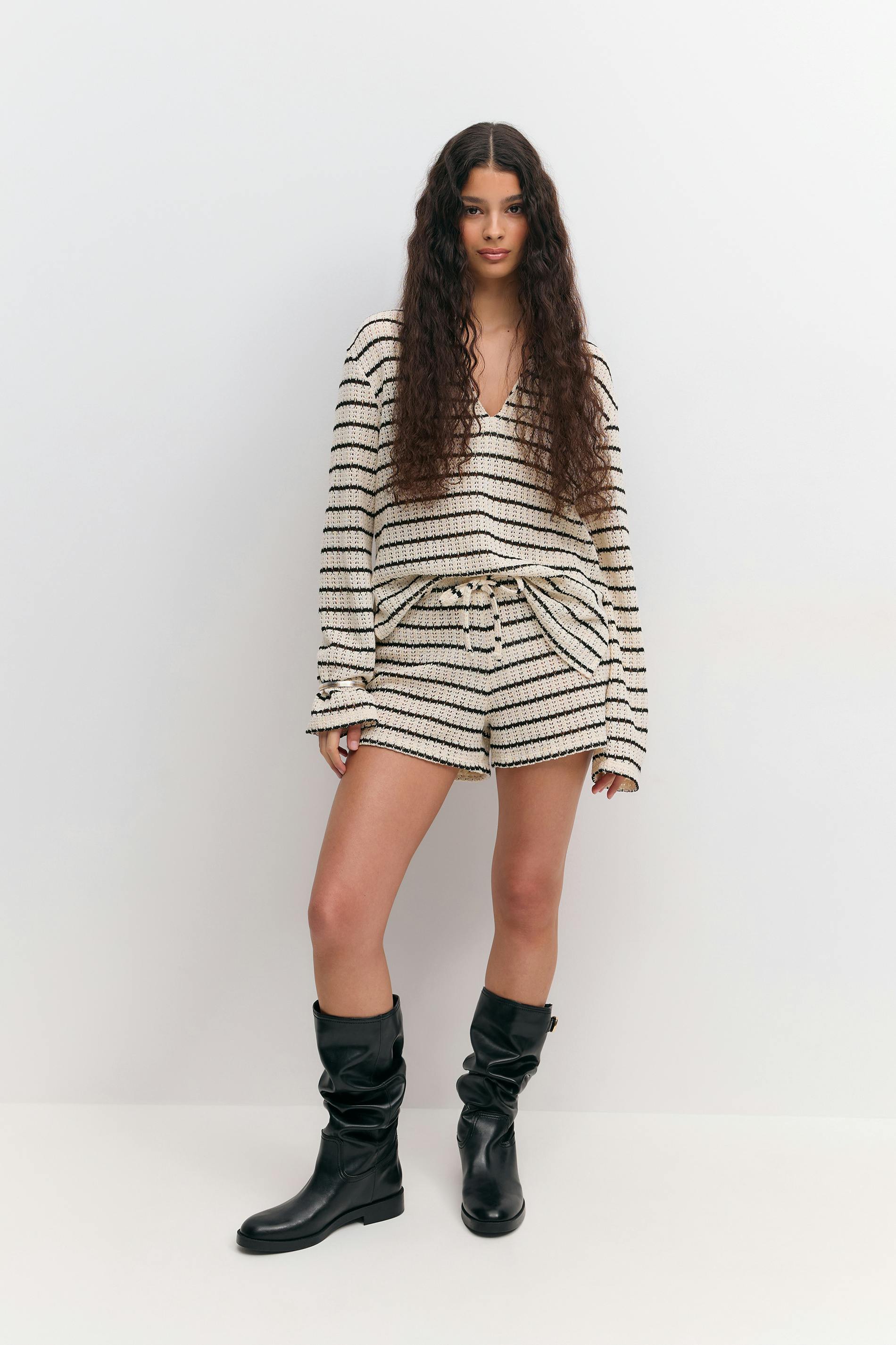 Läs mer om Gina Tricot - Crochet shorts - shorts - Vit - L - Dam
