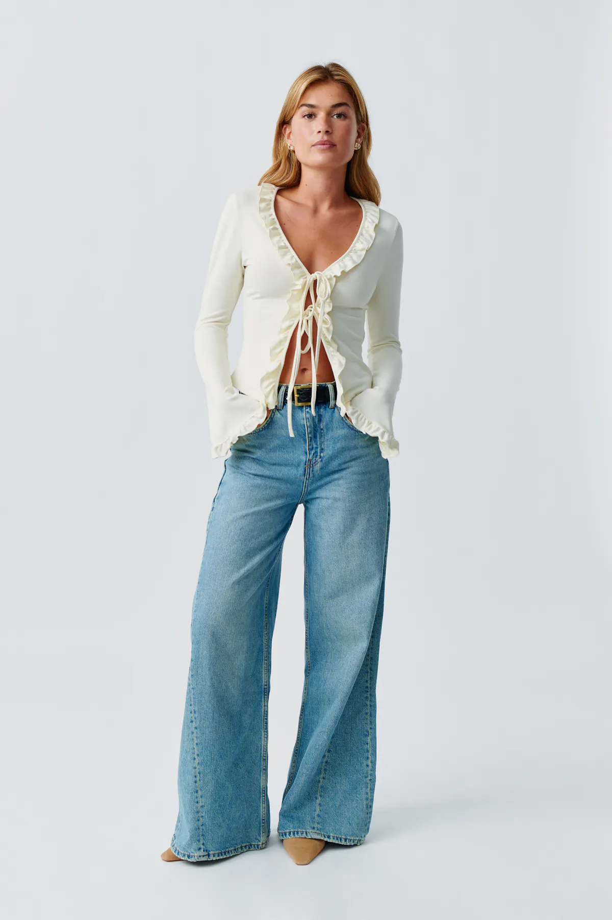 Frill top - Beige - Women - Gina Tricot