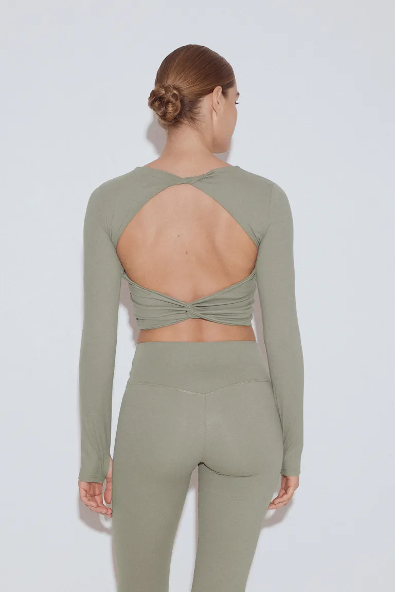 249226000