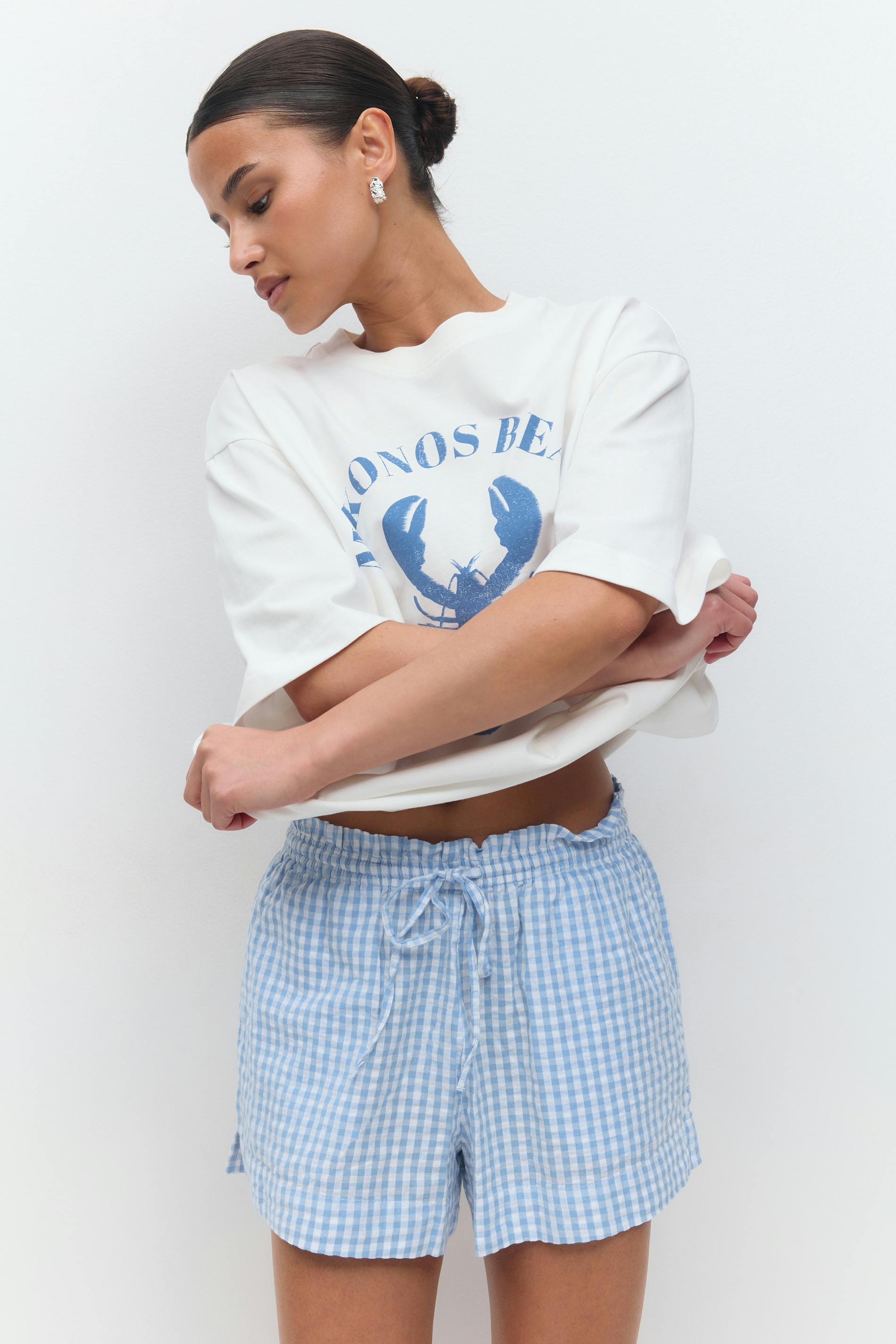 Läs mer om Gina Tricot - seersucker gingham shorts - shorts - Blå - L - Dam