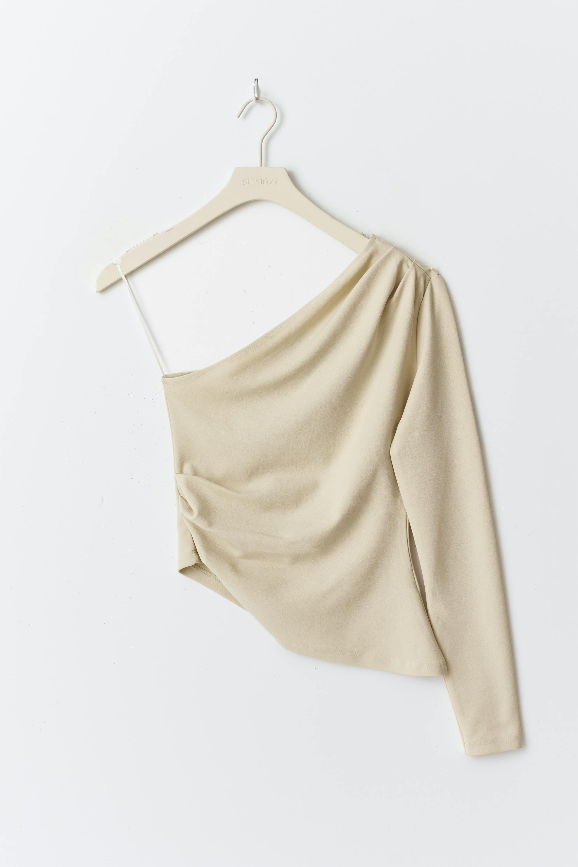 One shoulder top