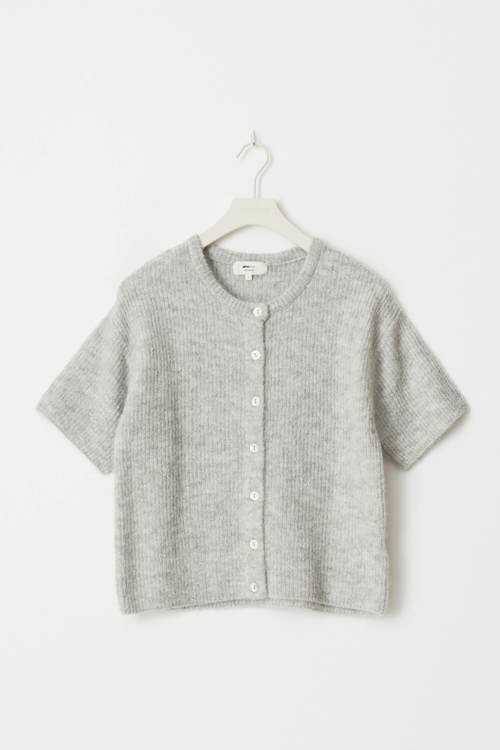 Short sleeve knitted cardigan