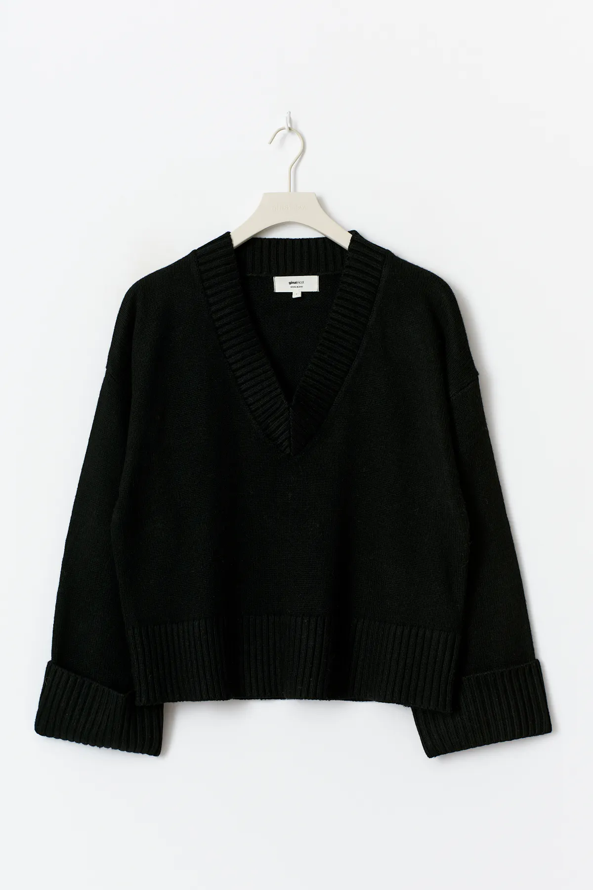 V-neck knitted sweater - Black - Women - Gina Tricot