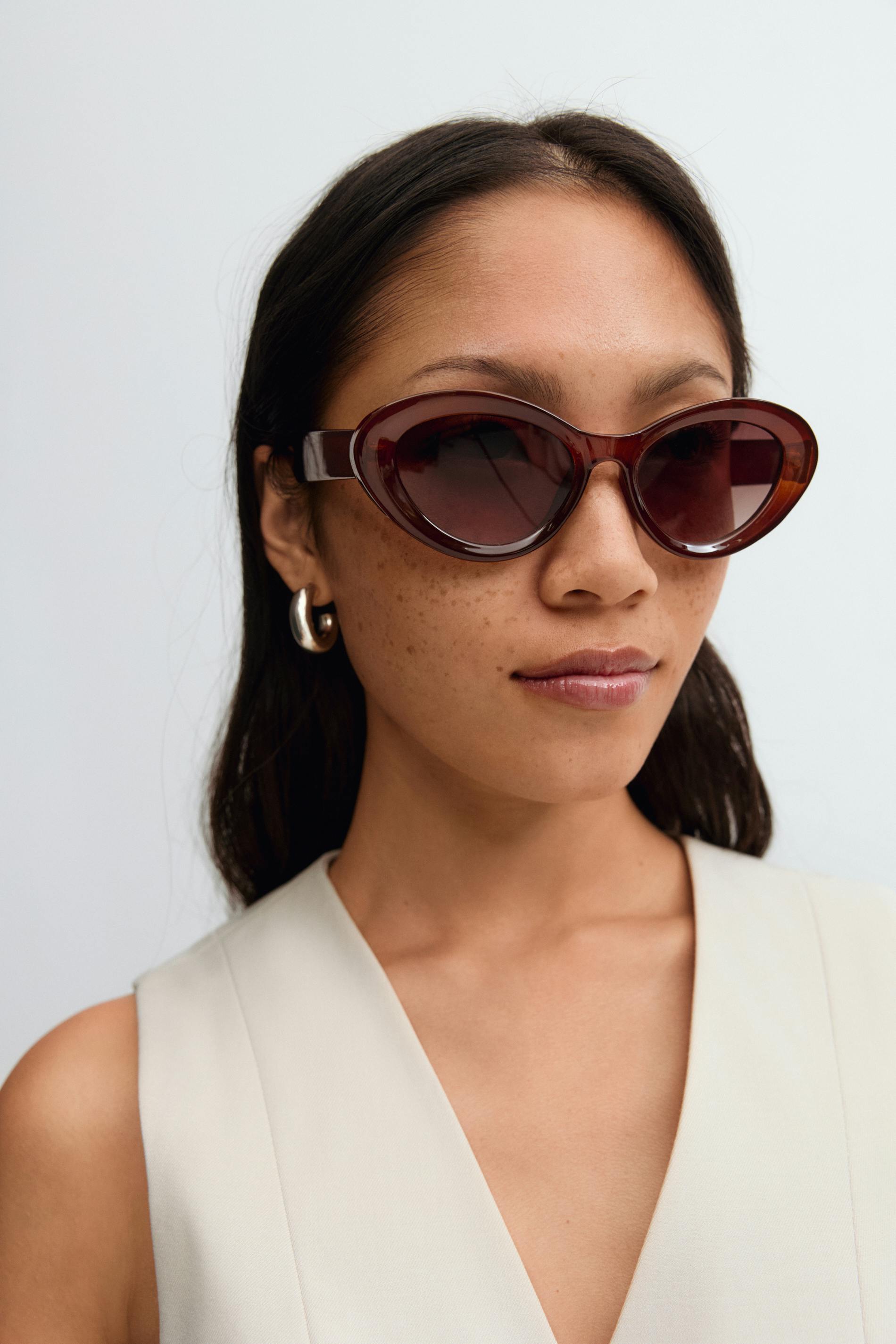 Gina Tricot - Oval cat eye sunglasses - Zonnebrillen - Bruin - ONESIZE - Dames