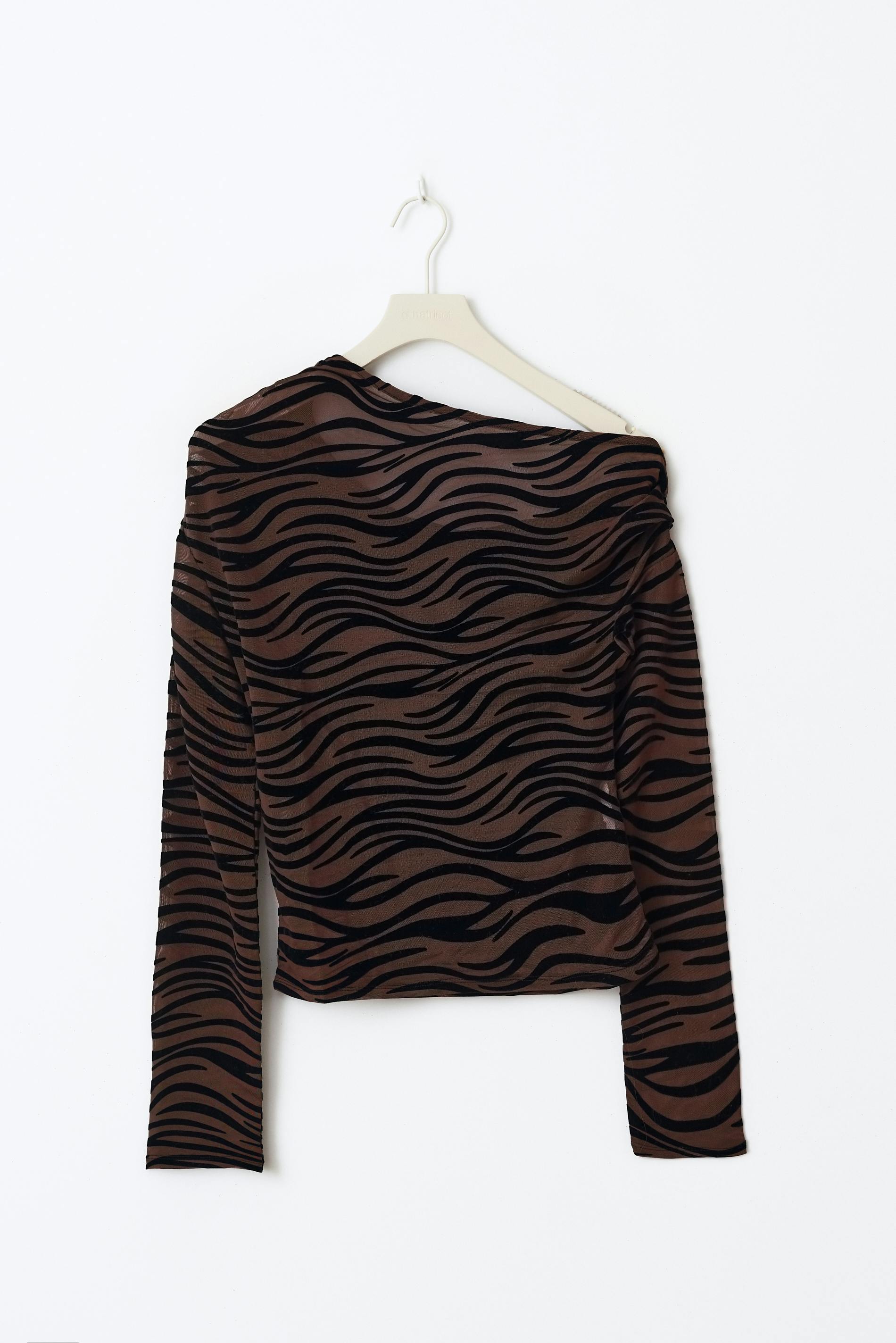 Asymmetric top - Black - Women - Gina Tricot