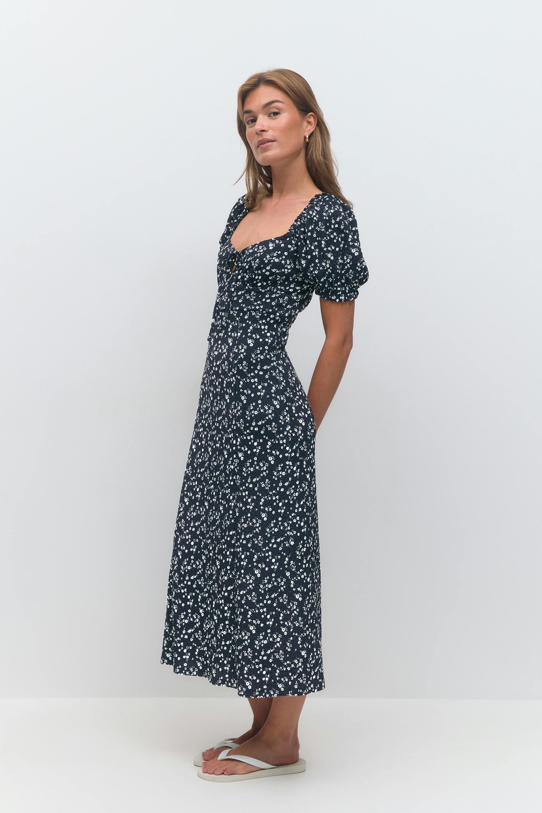 Gina Tricot - Puff sleeve midi dress - midi jurken - Blauw - S - Dames