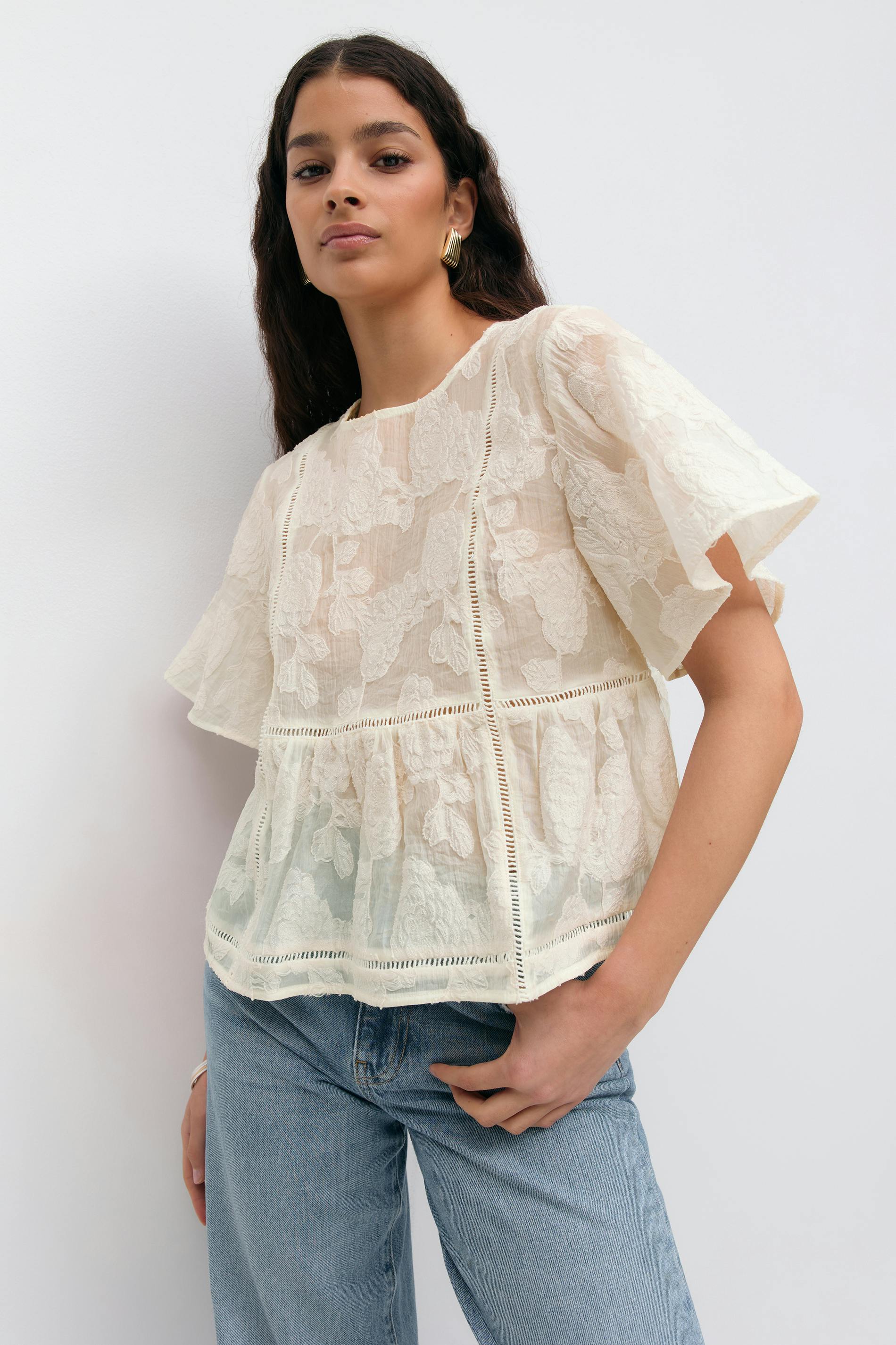 Läs mer om Gina Tricot - Fancy blouse - blusar - Vit - L - Dam