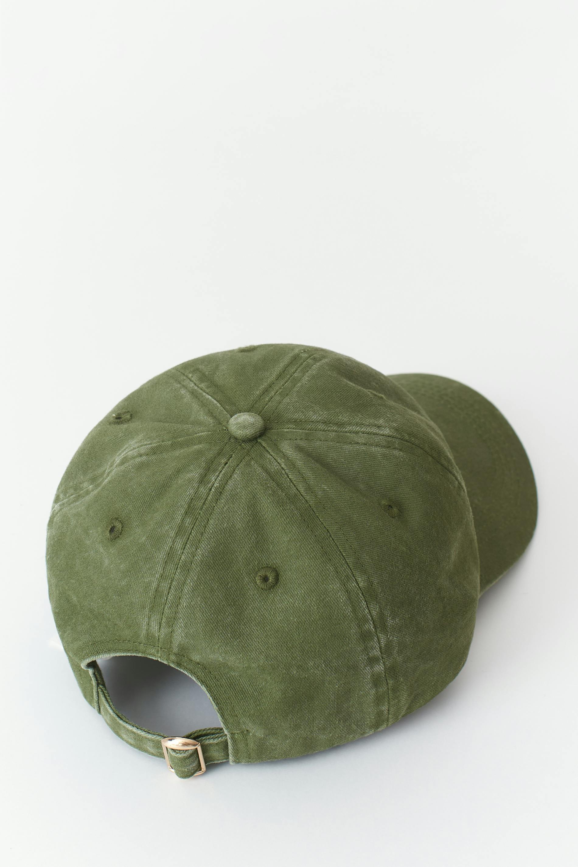 Gina Tricot - Washed cotton cap - caps - Grønn - ONESIZE - Dame