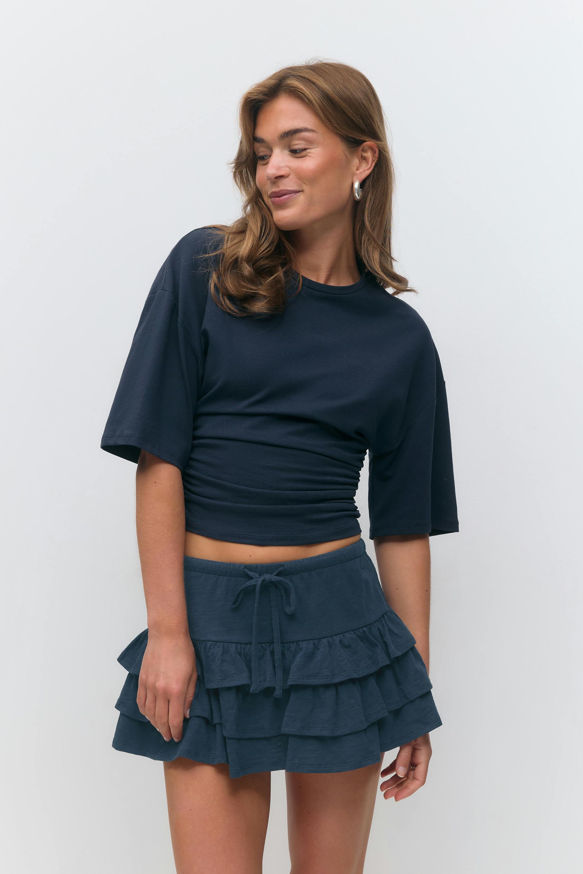 Läs mer om Gina Tricot - Mini frill skirt - minikjolar - Blå - L - Dam