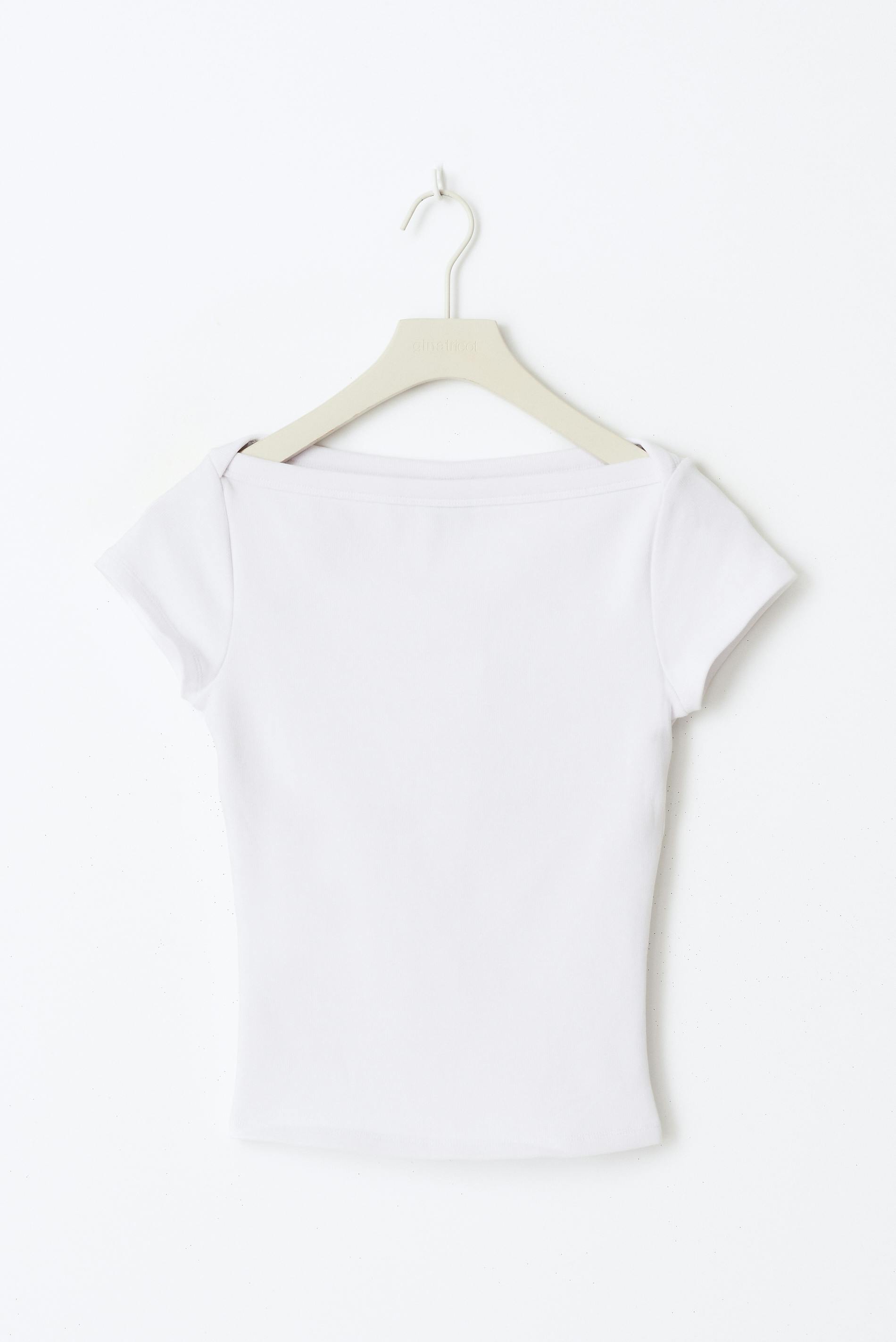 Läs mer om Gina Tricot - Boatneck tight rib top - toppar - Vit - M - Dam