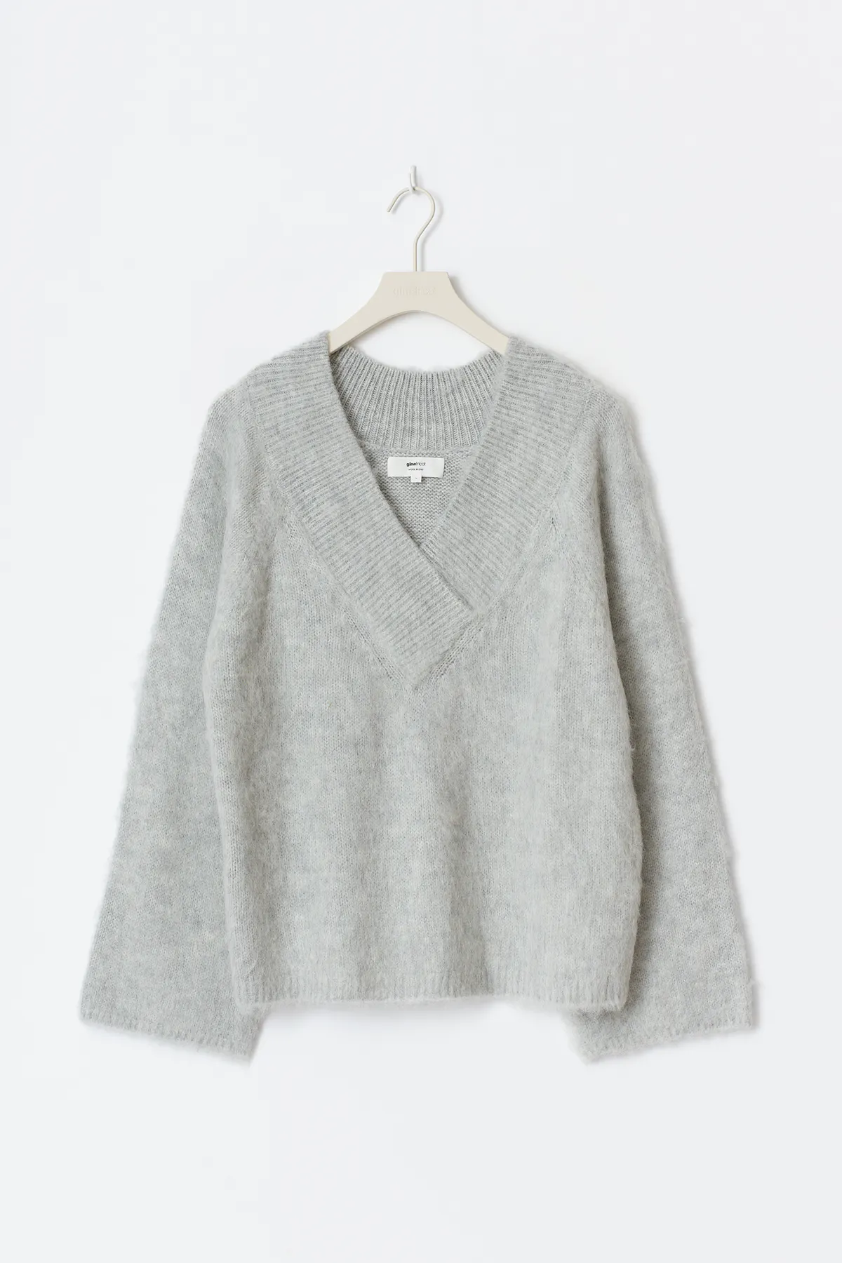 V-neck knitted sweater - Grey - Women - Gina Tricot