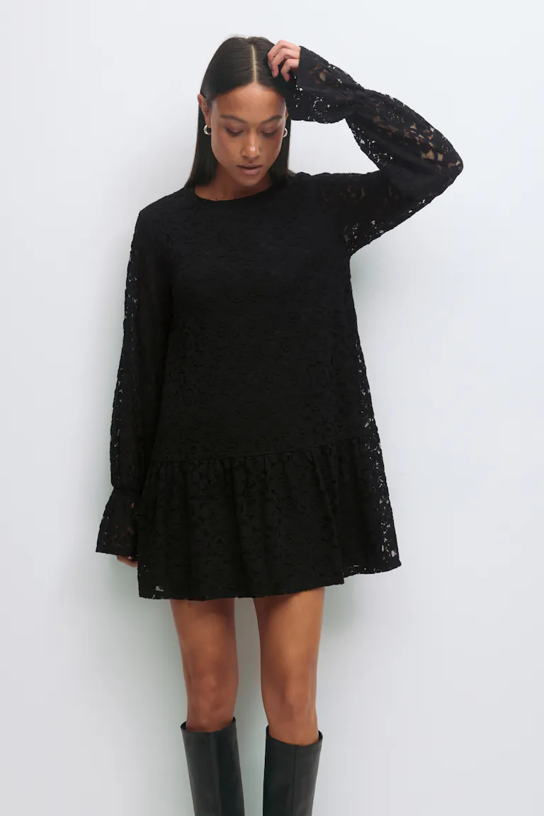 258929000