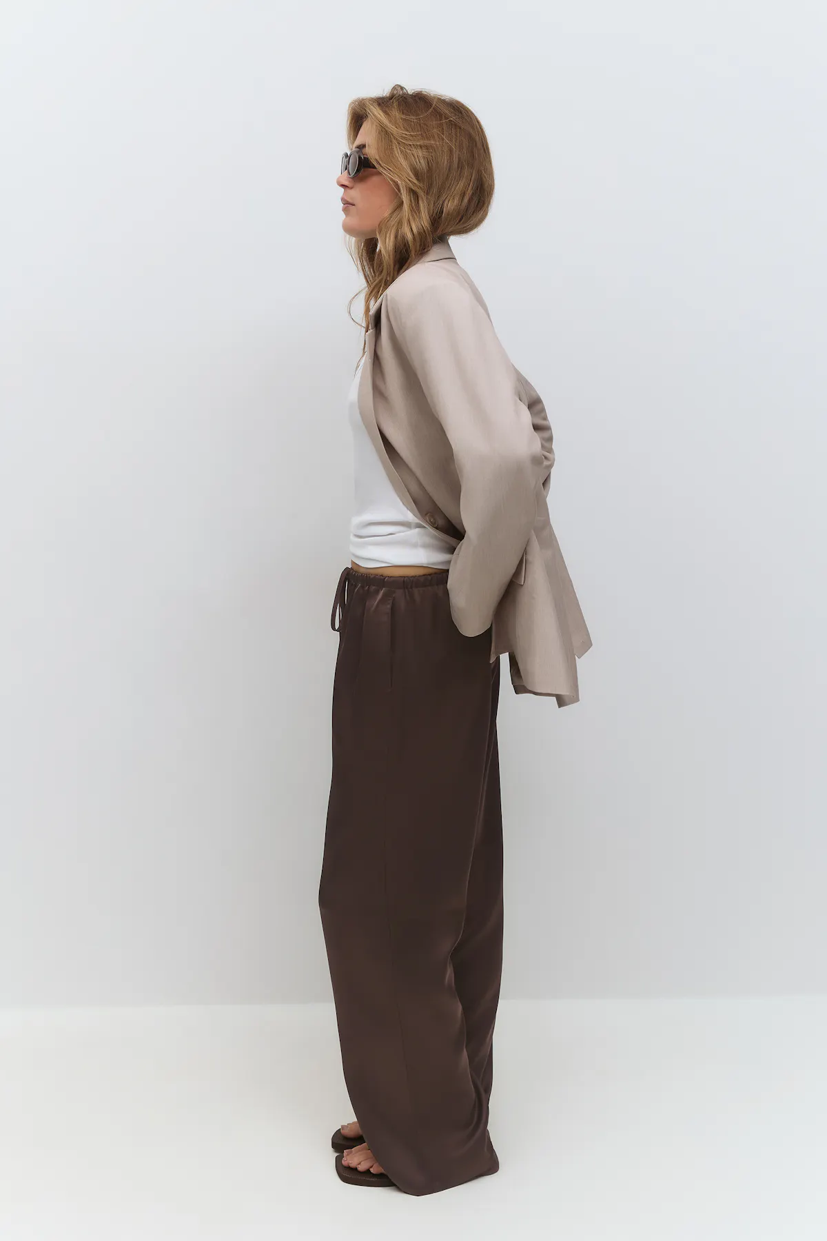 Drawstring satin trousers — byxor med fickor från Gina Tricot
