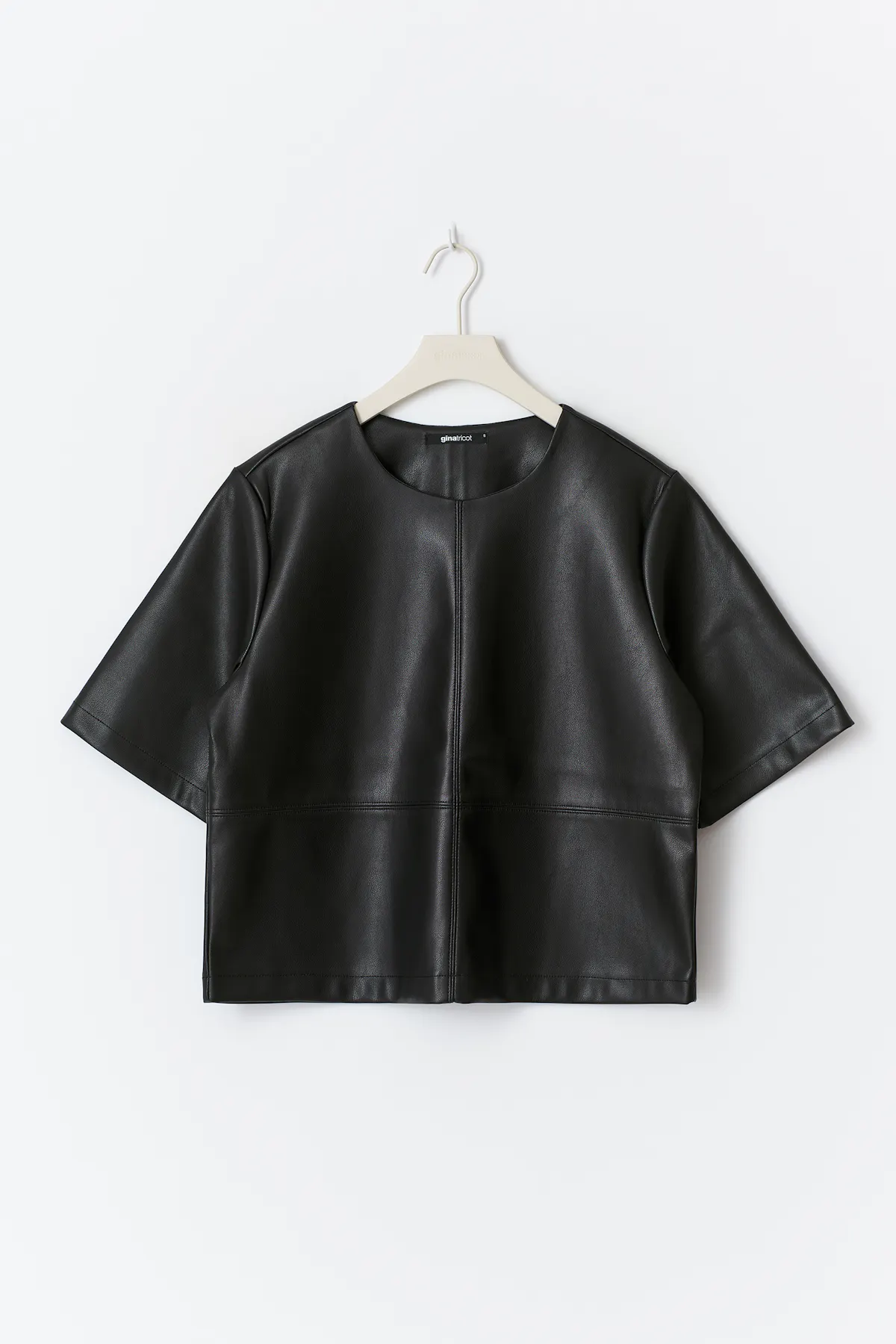 Pu boxy tee - Black - Women - Gina Tricot