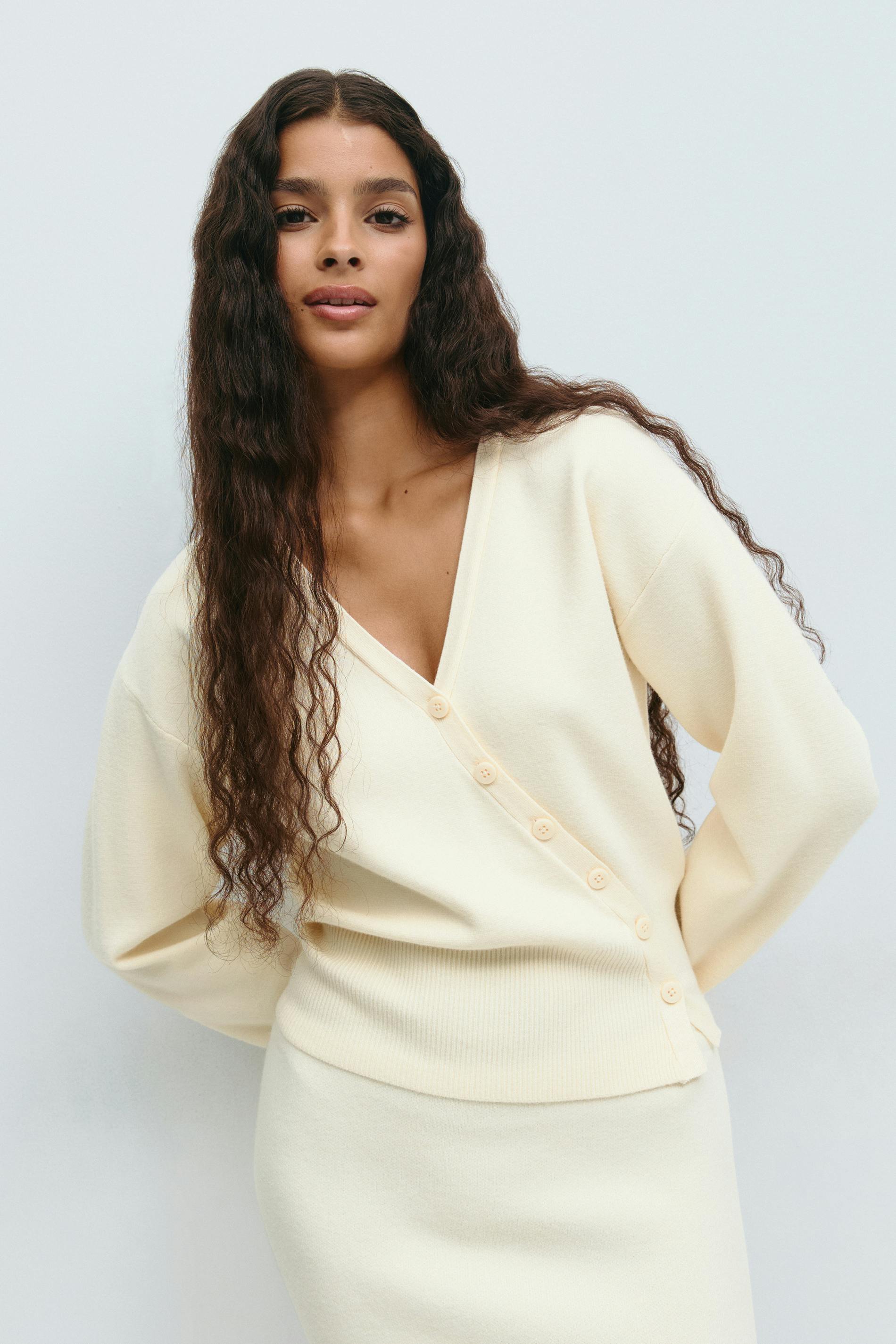 Asymmetric knitted cardigan - White - Women - Gina Tricot