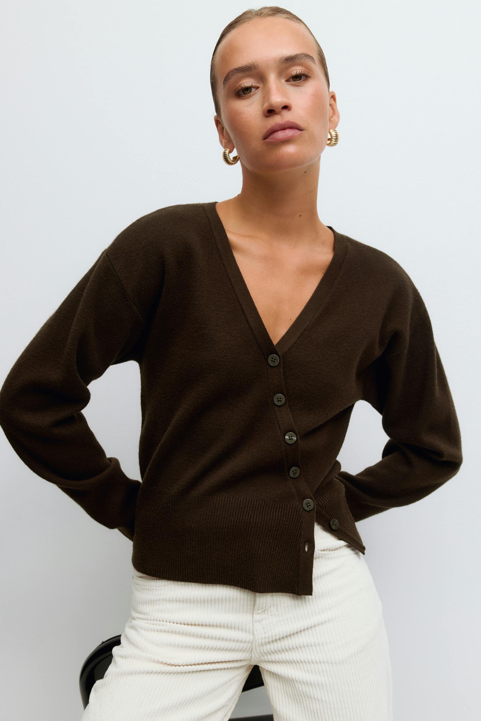 Shaped knitted cardigan - White - Women - Gina Tricot