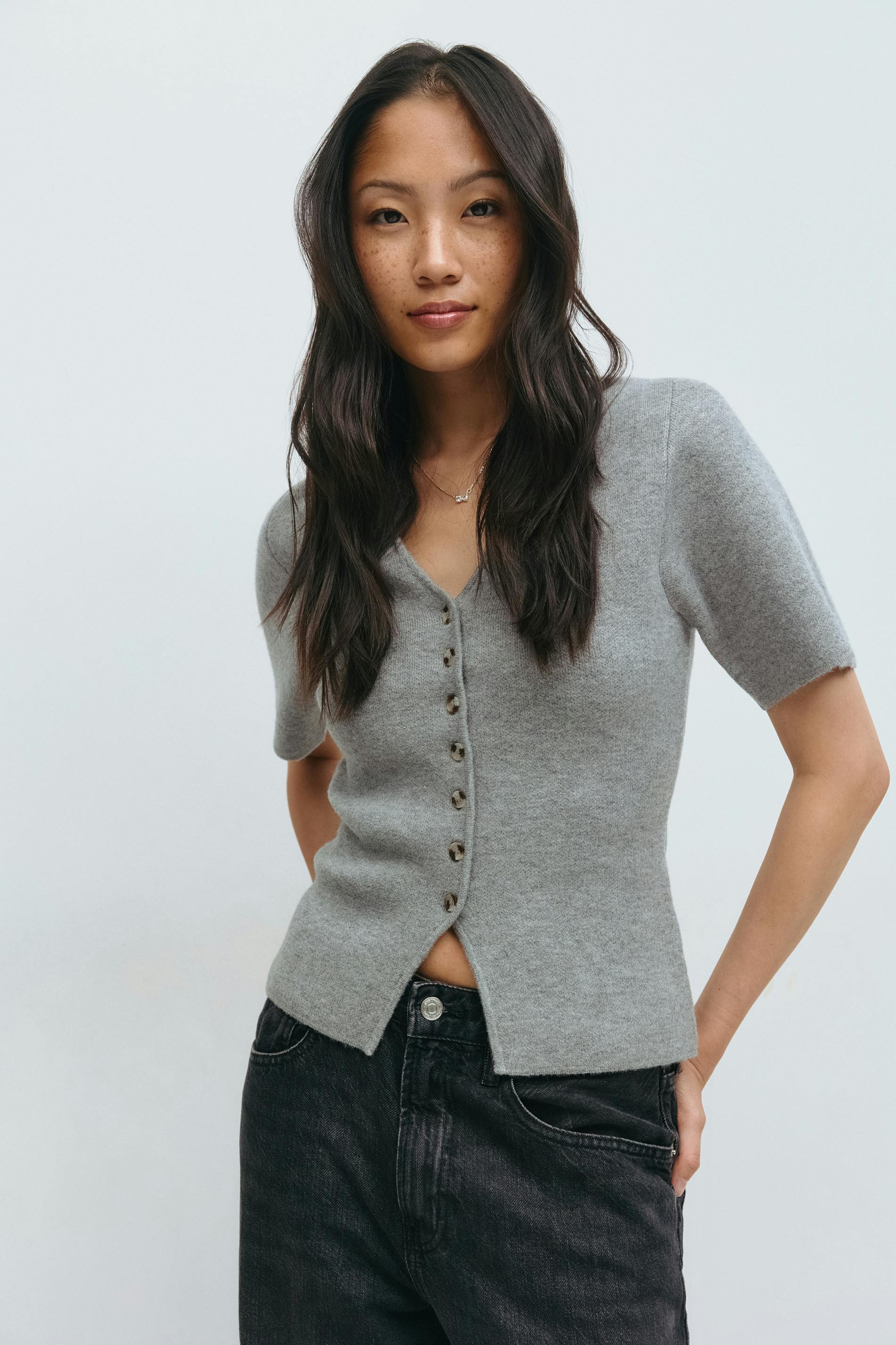 Knitted short sleeve cardigan