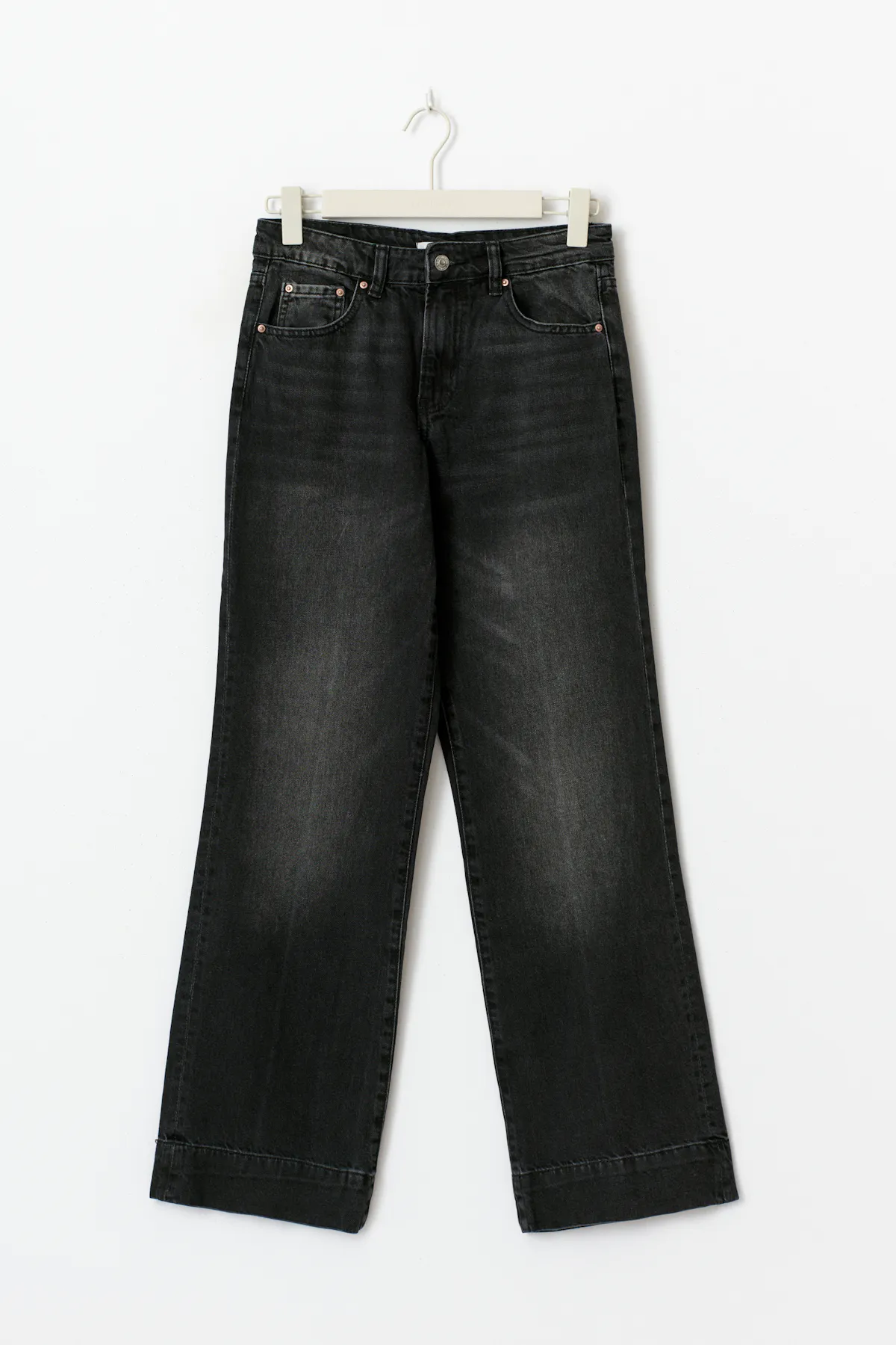 Gina Tricot - Scandi straight petite jeans - Straight jeans - Svart - 34 - Dame