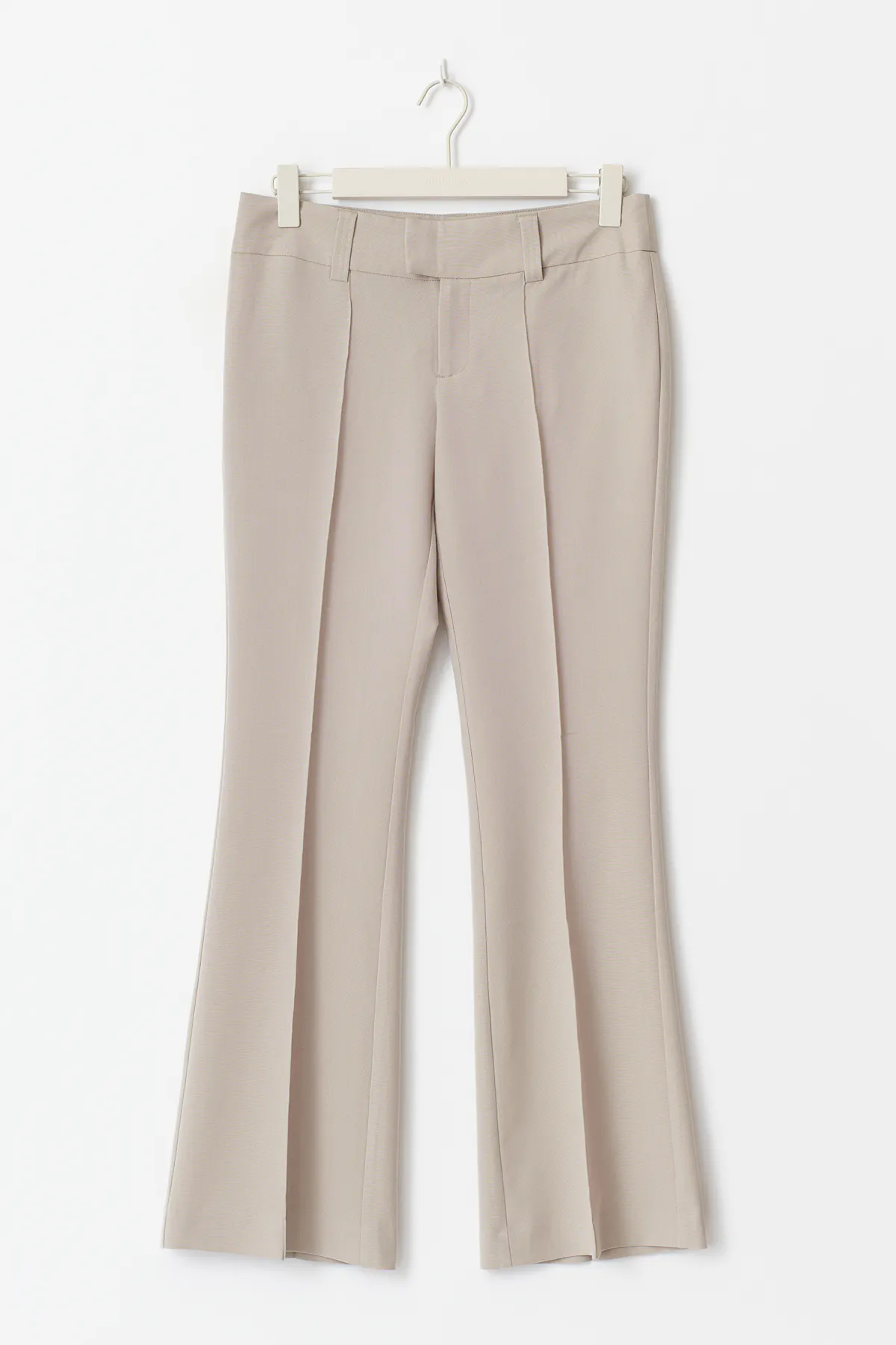 Low waist bootcut trousers — byxor med fickor från Gina Tricot