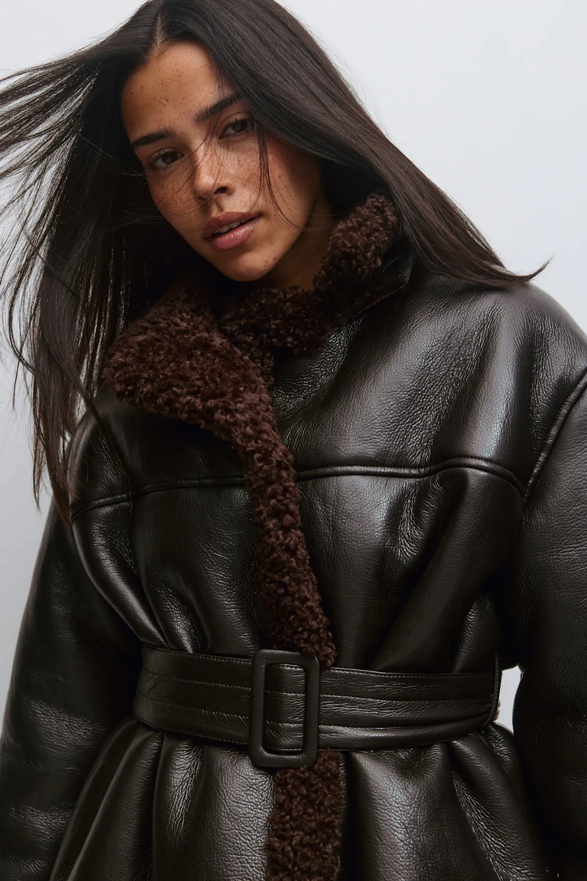 Teddy pu belted jacket - Brown - Women - Gina Tricot