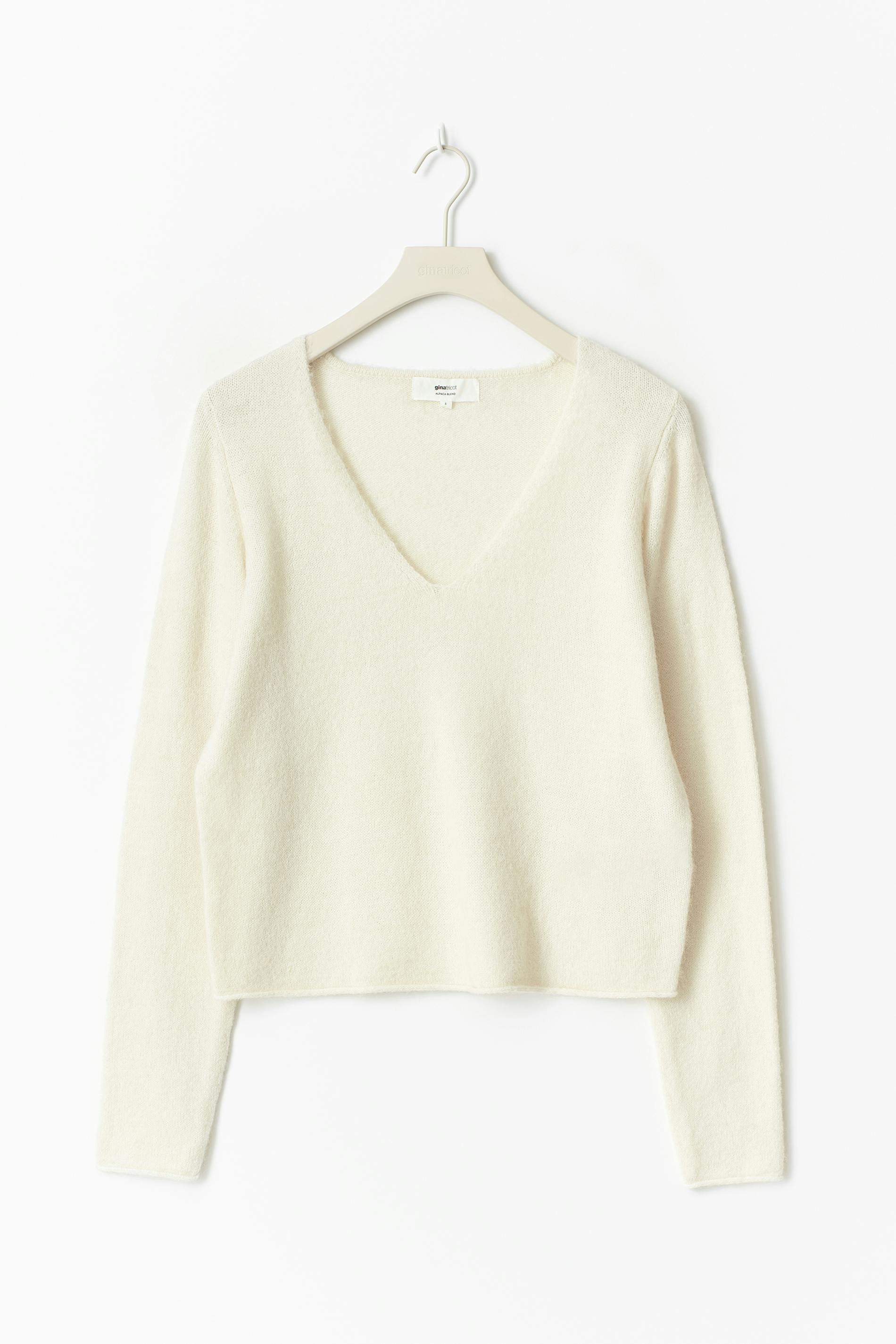 Loose v-neck knit sweater